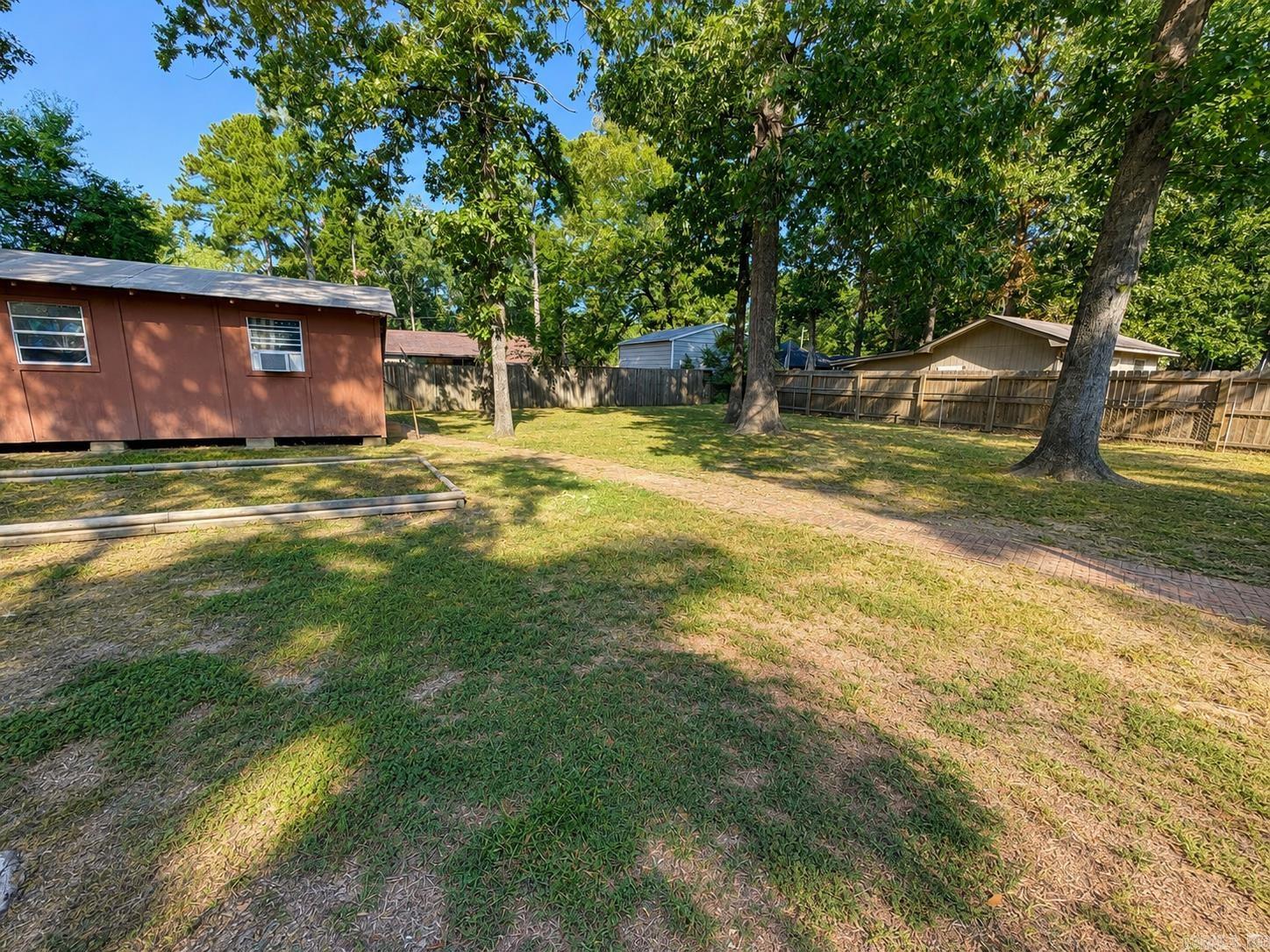 202 Huntington Place Property Photo 2