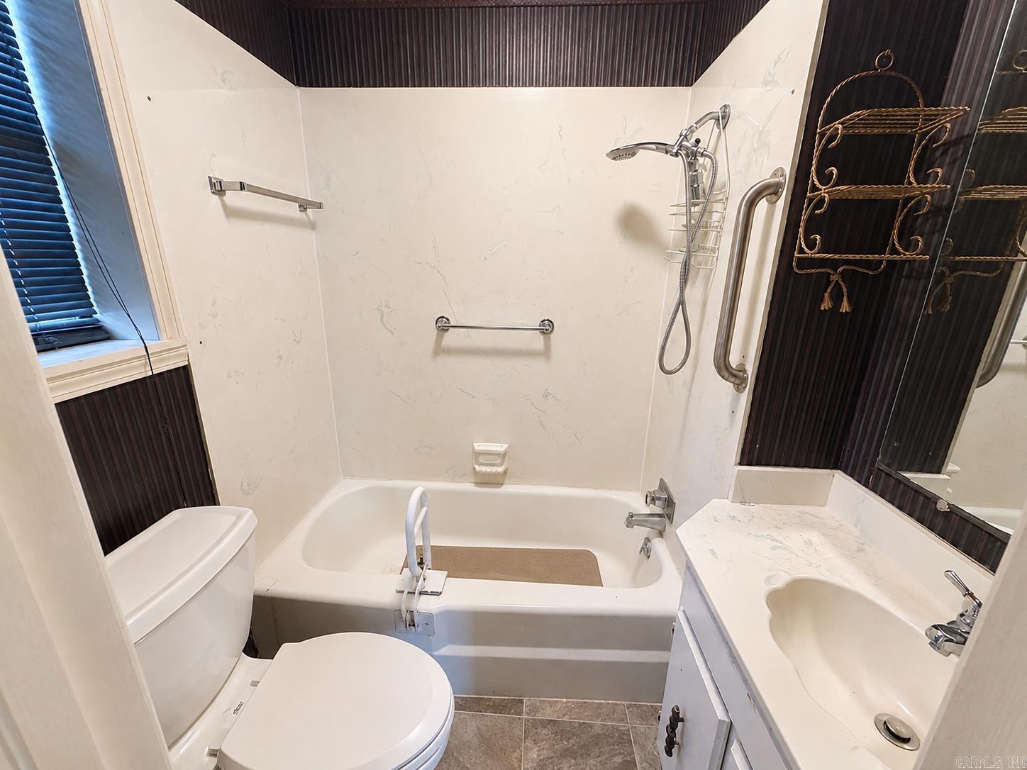 202 Huntington Place Property Photo 9