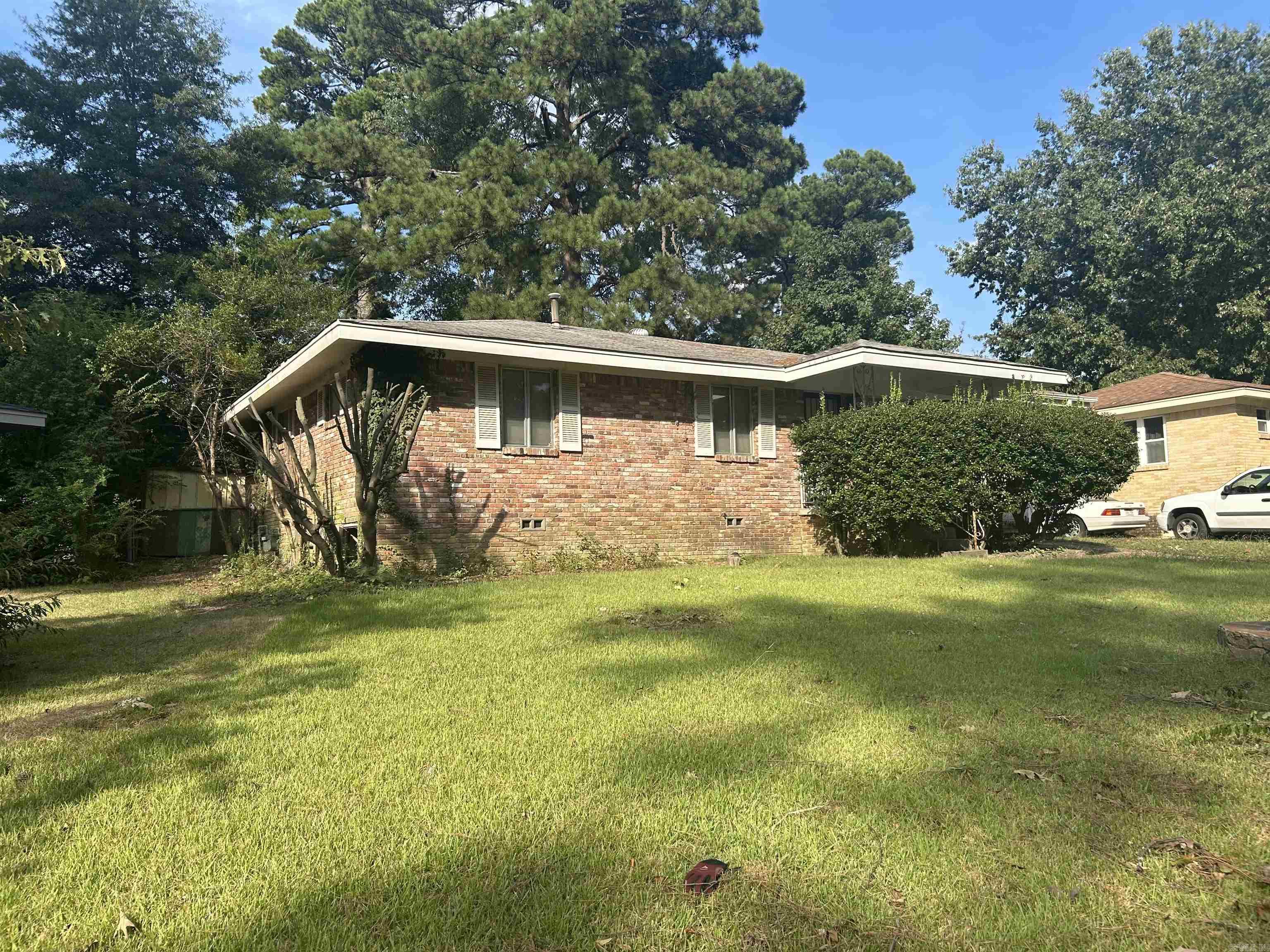 10 Barbara Circle Property Photo 2