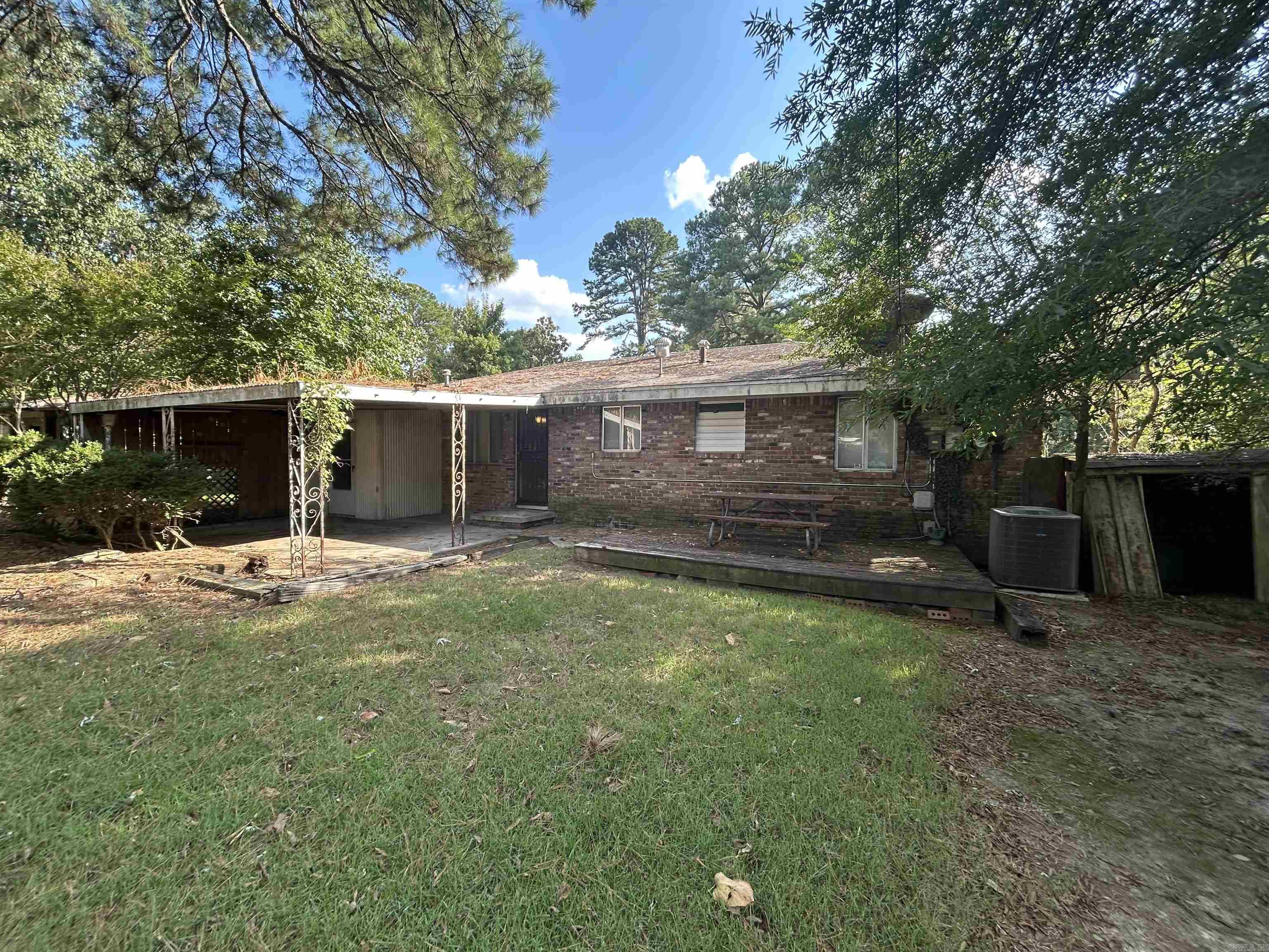 10 Barbara Circle Property Photo 16