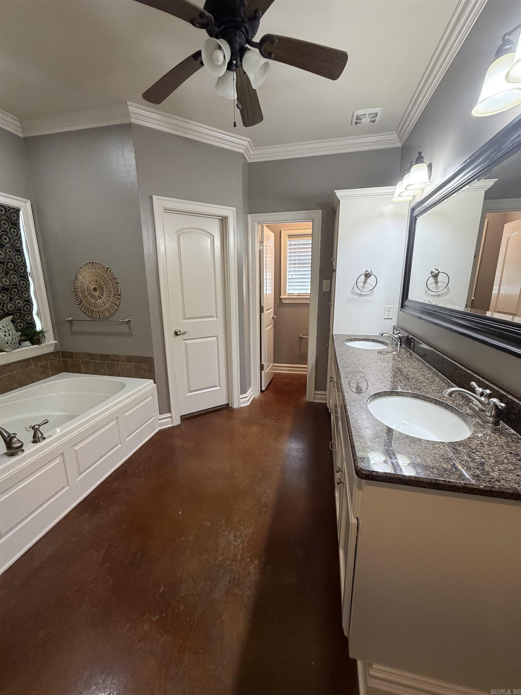 4800 Peterson Cove Property Photo 29