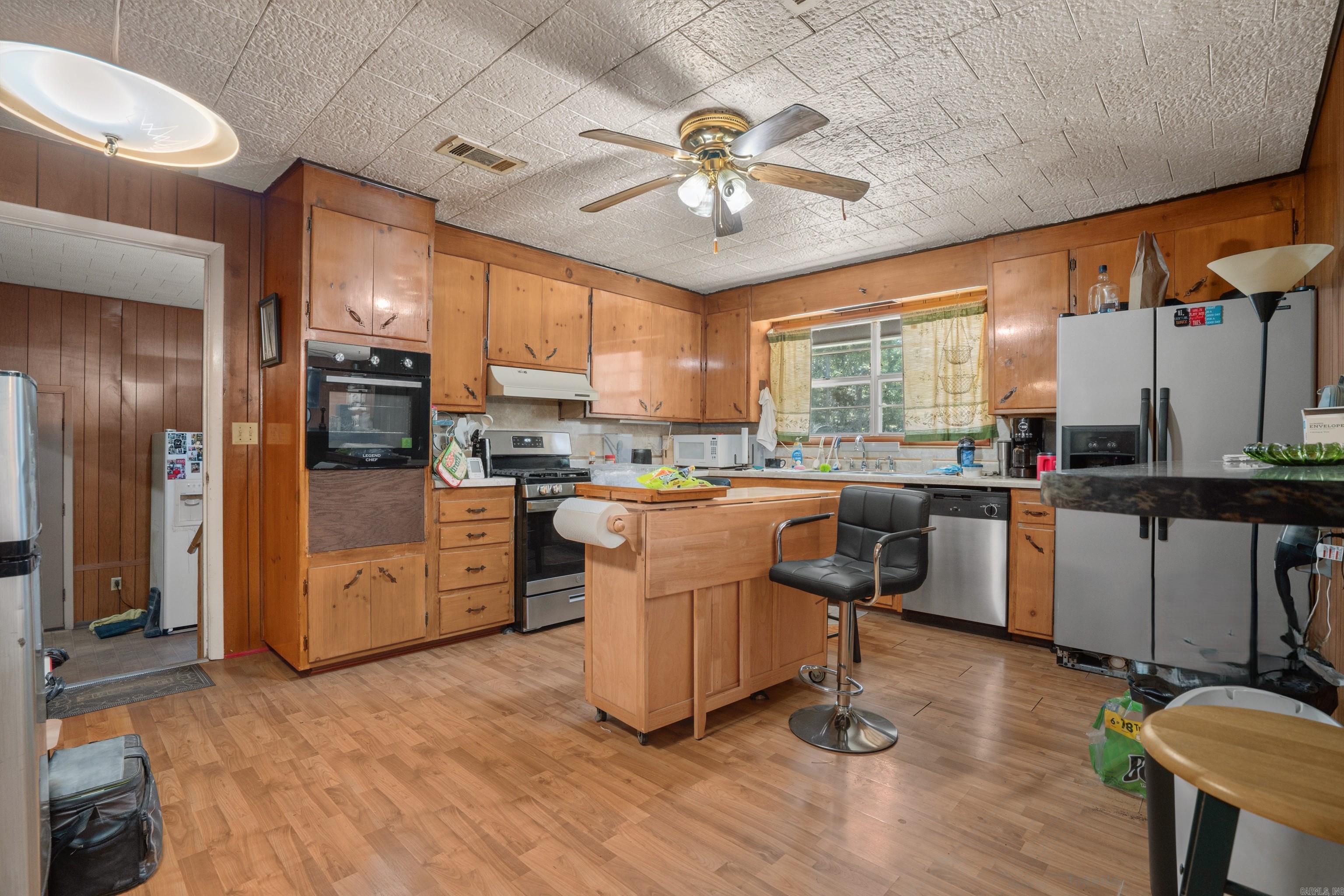 55 & 60 Wood Street Property Photo 14