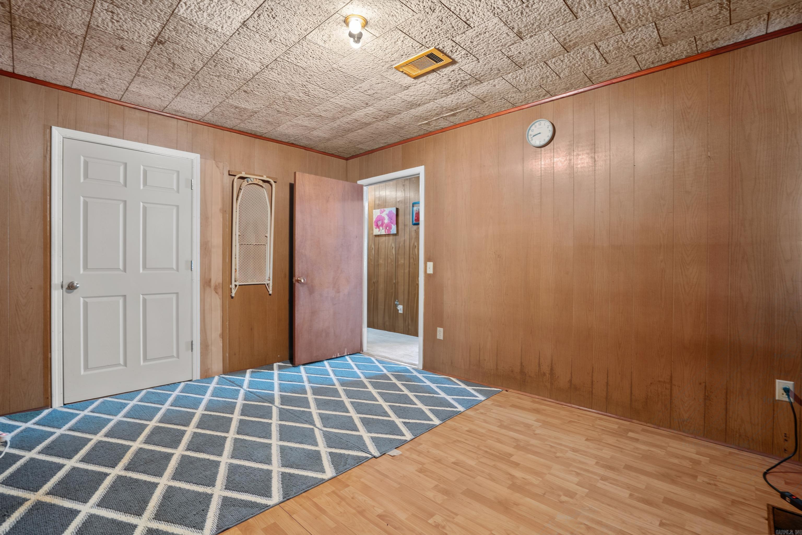 55 & 60 Wood Street Property Photo 23