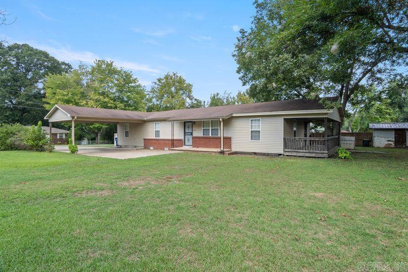 1102 N Lincoln Street Property Photo 3