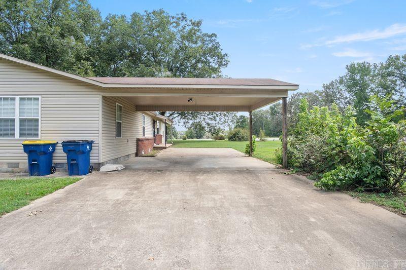 1102 N Lincoln Street Property Photo 4