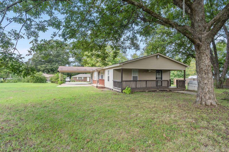 1102 N Lincoln Street Property Photo 6
