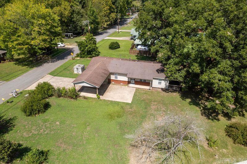 1102 N Lincoln Street Property Photo 9