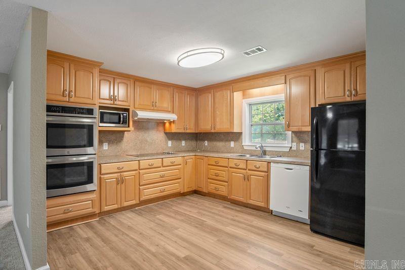 1102 N Lincoln Street Property Photo 18