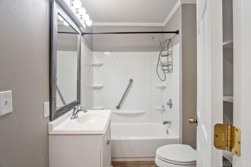 1102 N Lincoln Street Property Photo 32