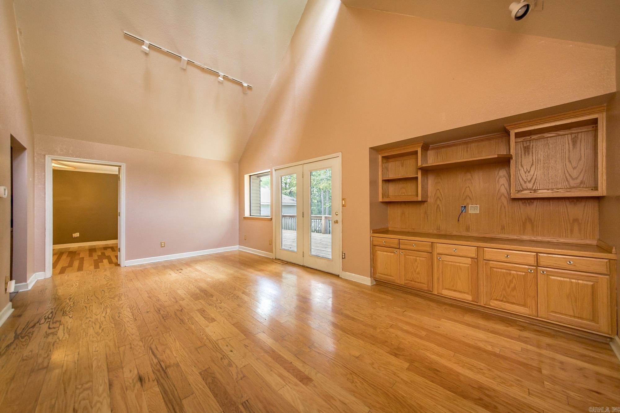 107 Shadow Ridge Loop Property Photo 9
