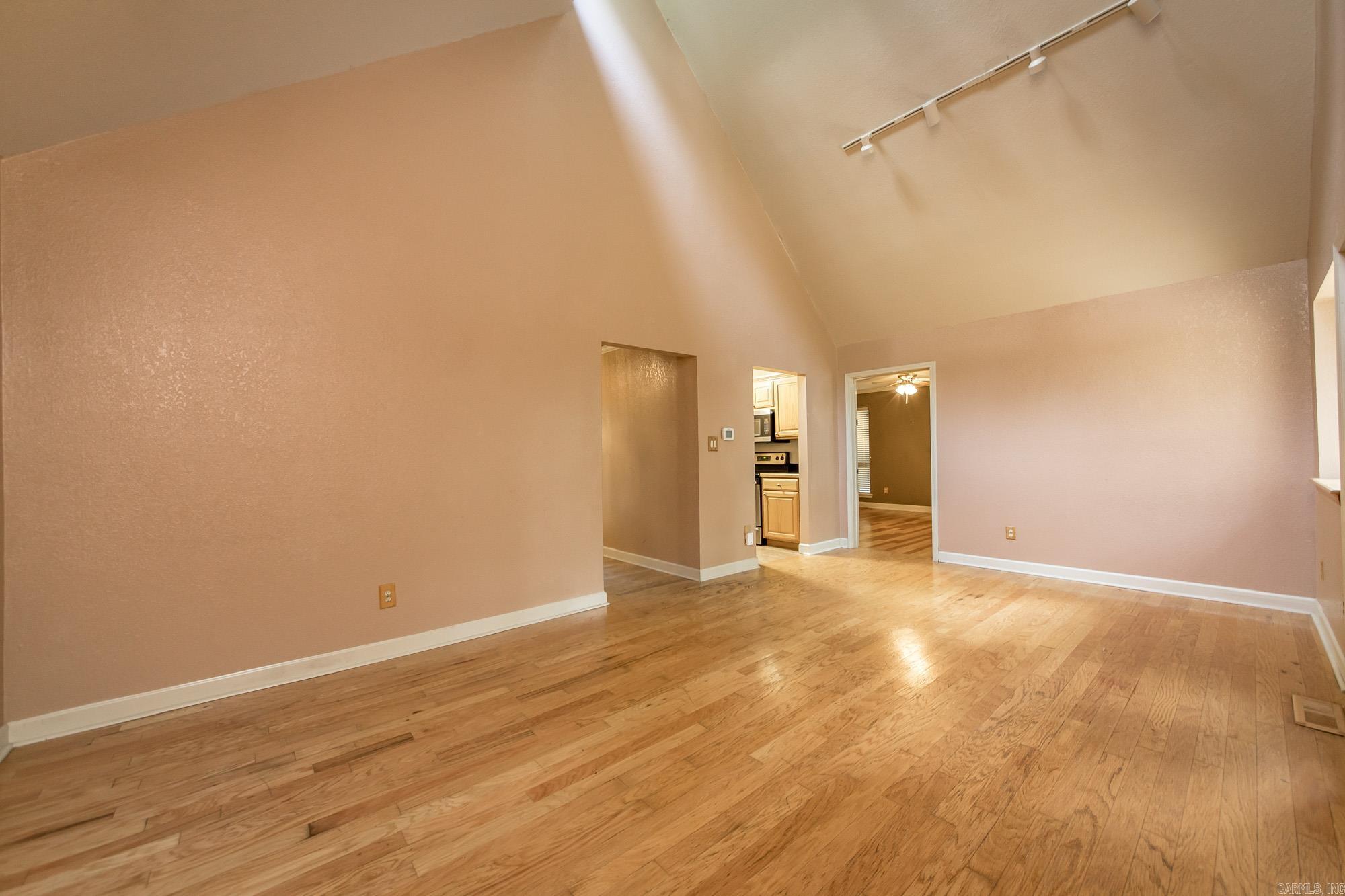 107 Shadow Ridge Loop Property Photo 13