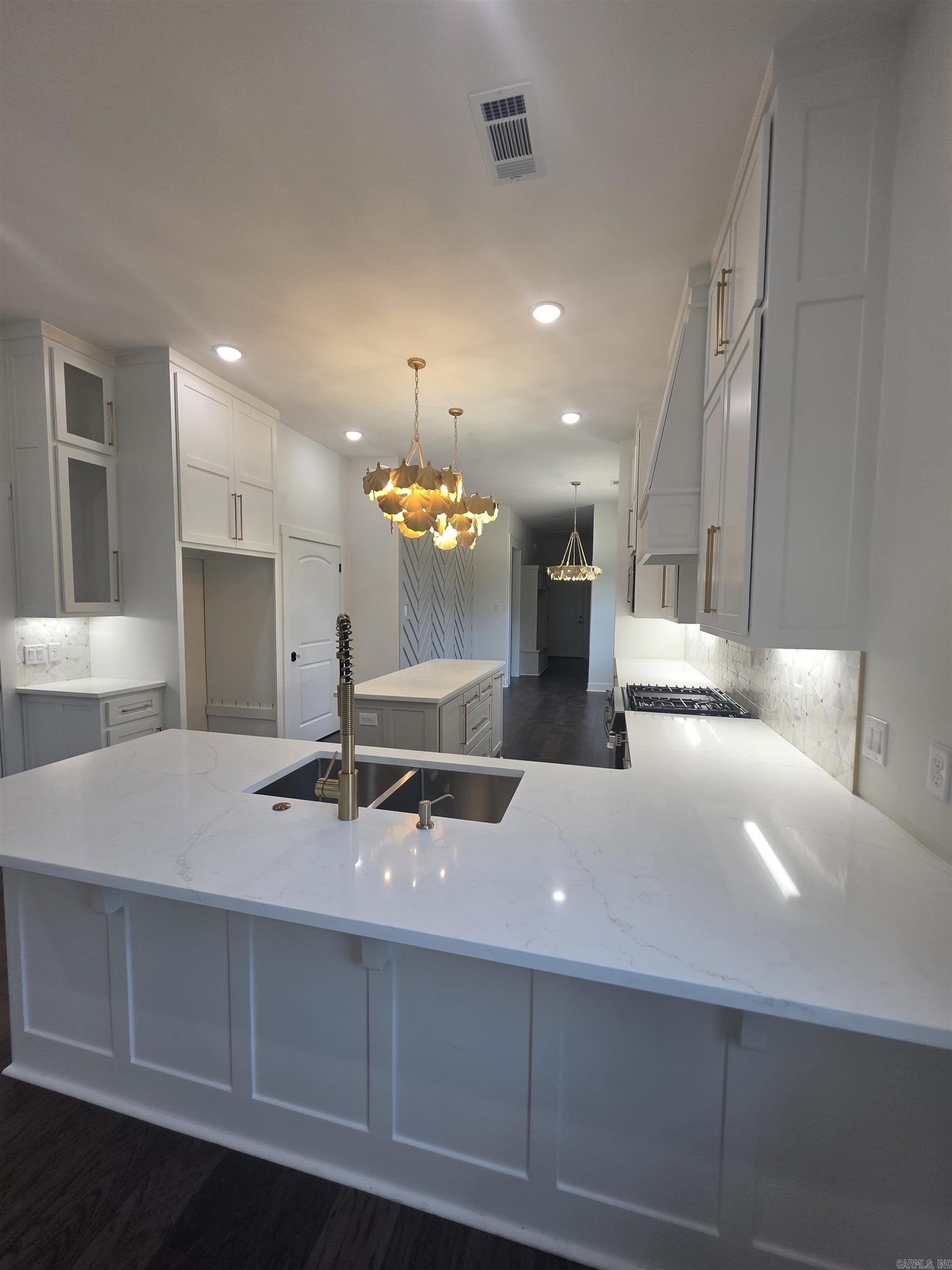 1518 S Arch Street Property Photo 10
