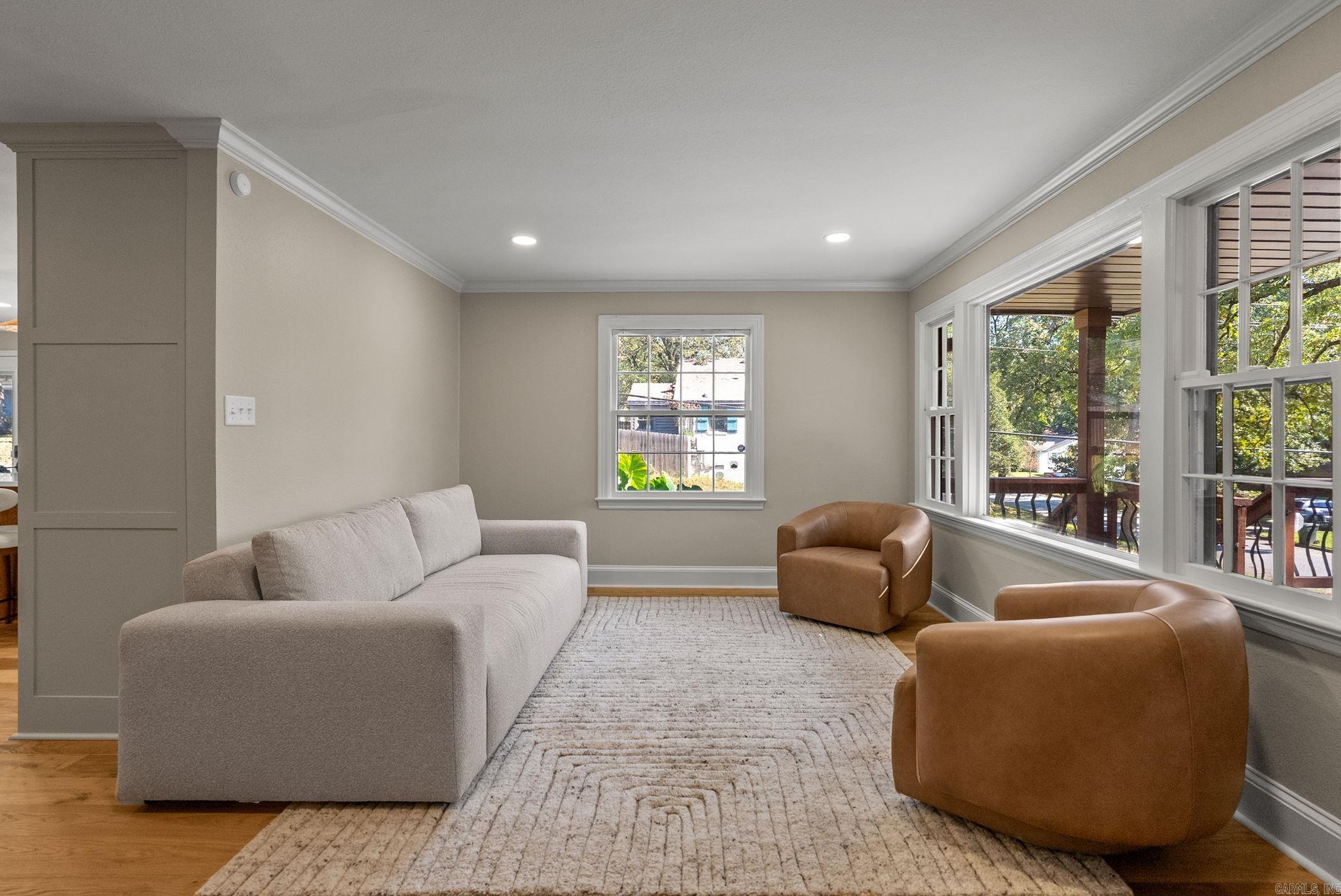 824 N Taylor Street Property Photo 5