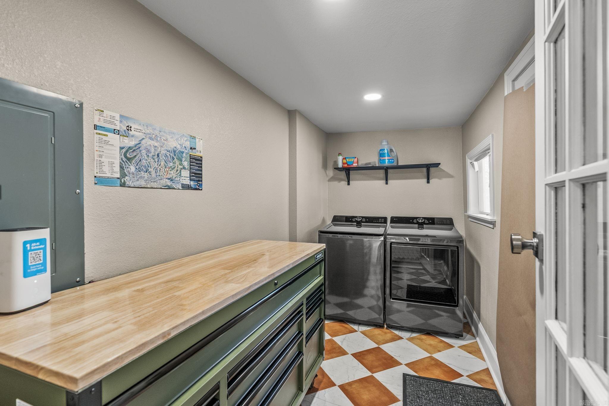 824 N Taylor Street Property Photo 19