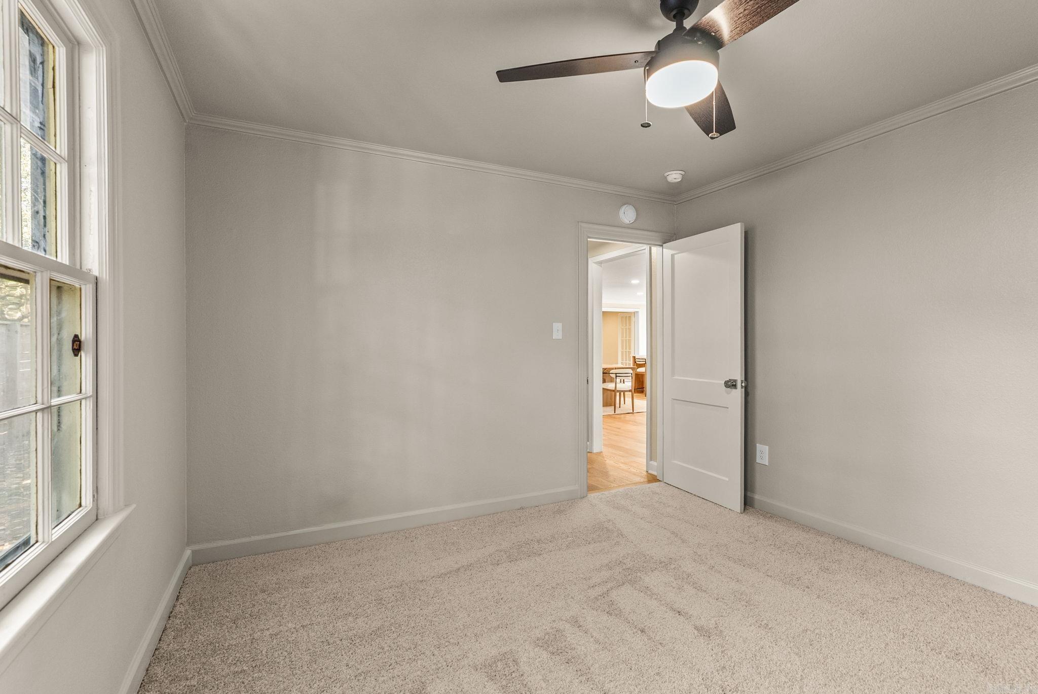 824 N Taylor Street Property Photo 21