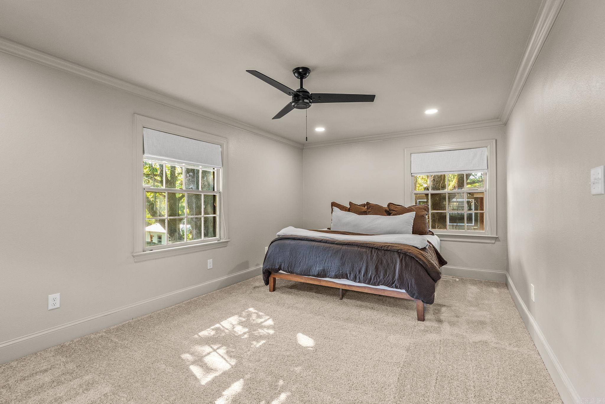 824 N Taylor Street Property Photo 25