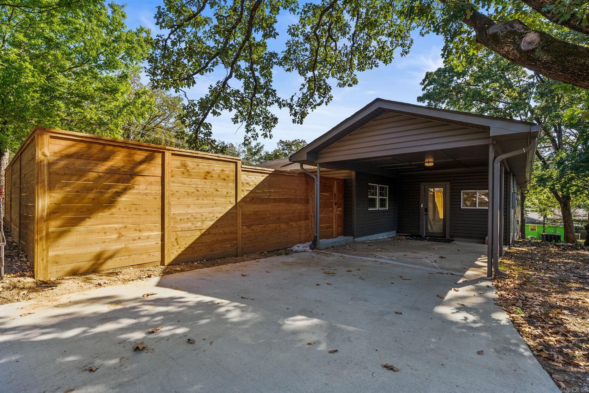 824 N Taylor Street Property Photo 32