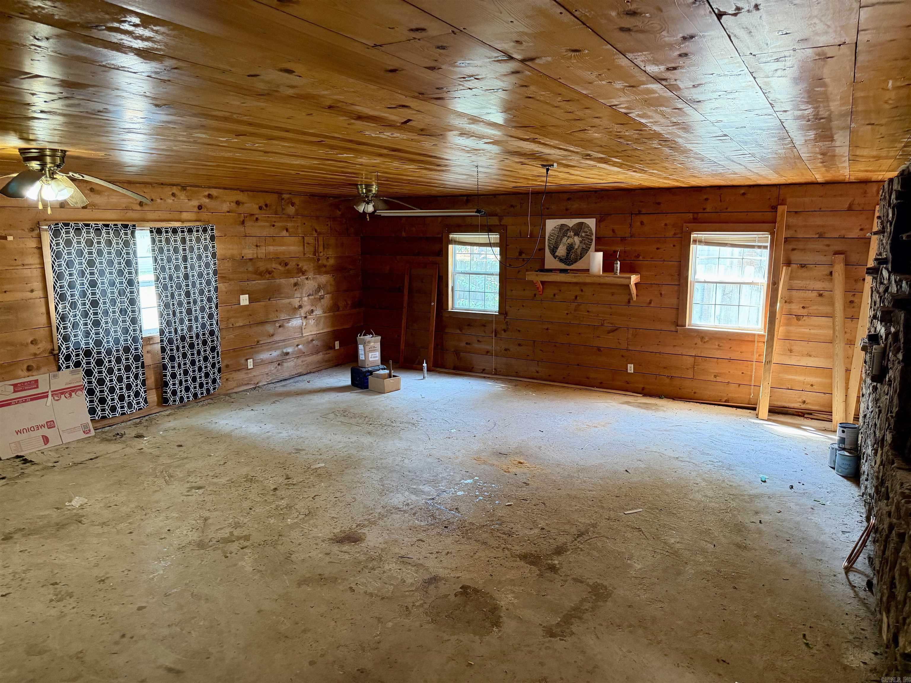 211 W Mckennon St Property Photo 16