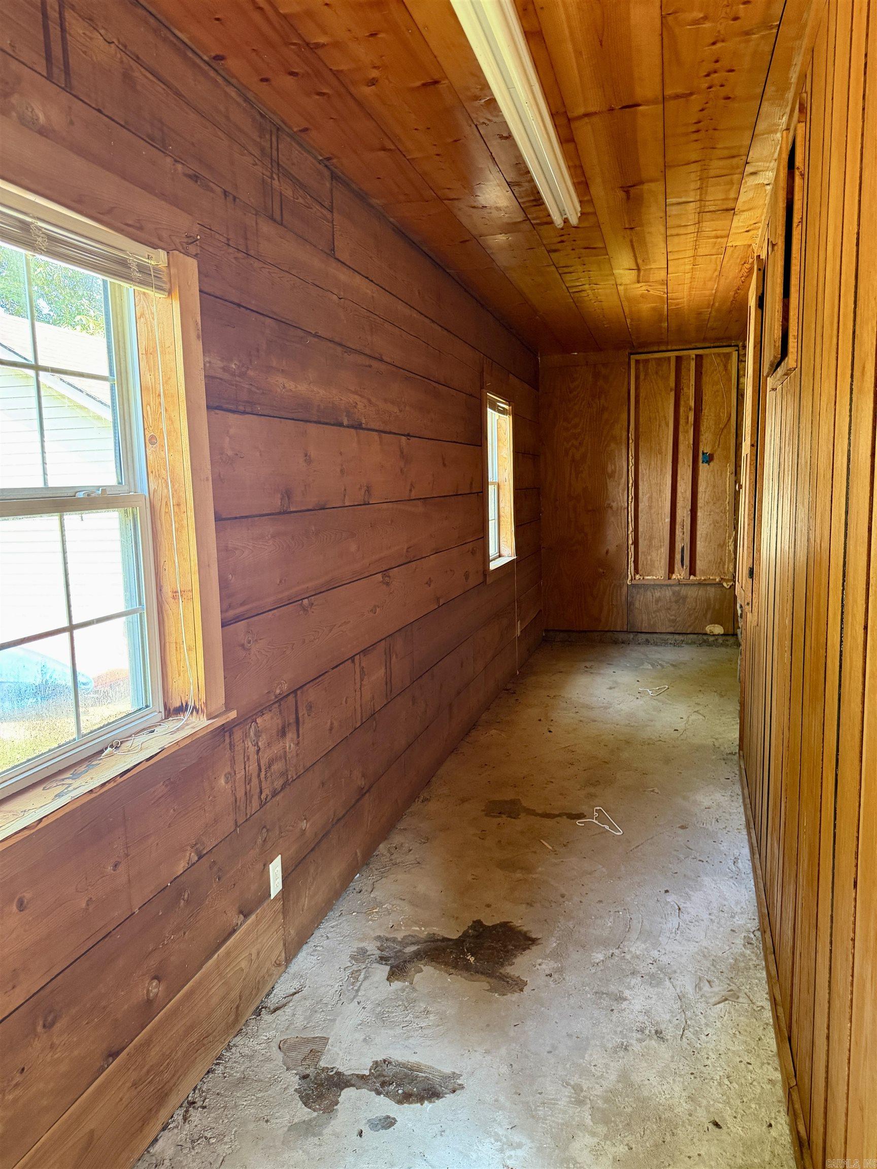 211 W Mckennon St Property Photo 18