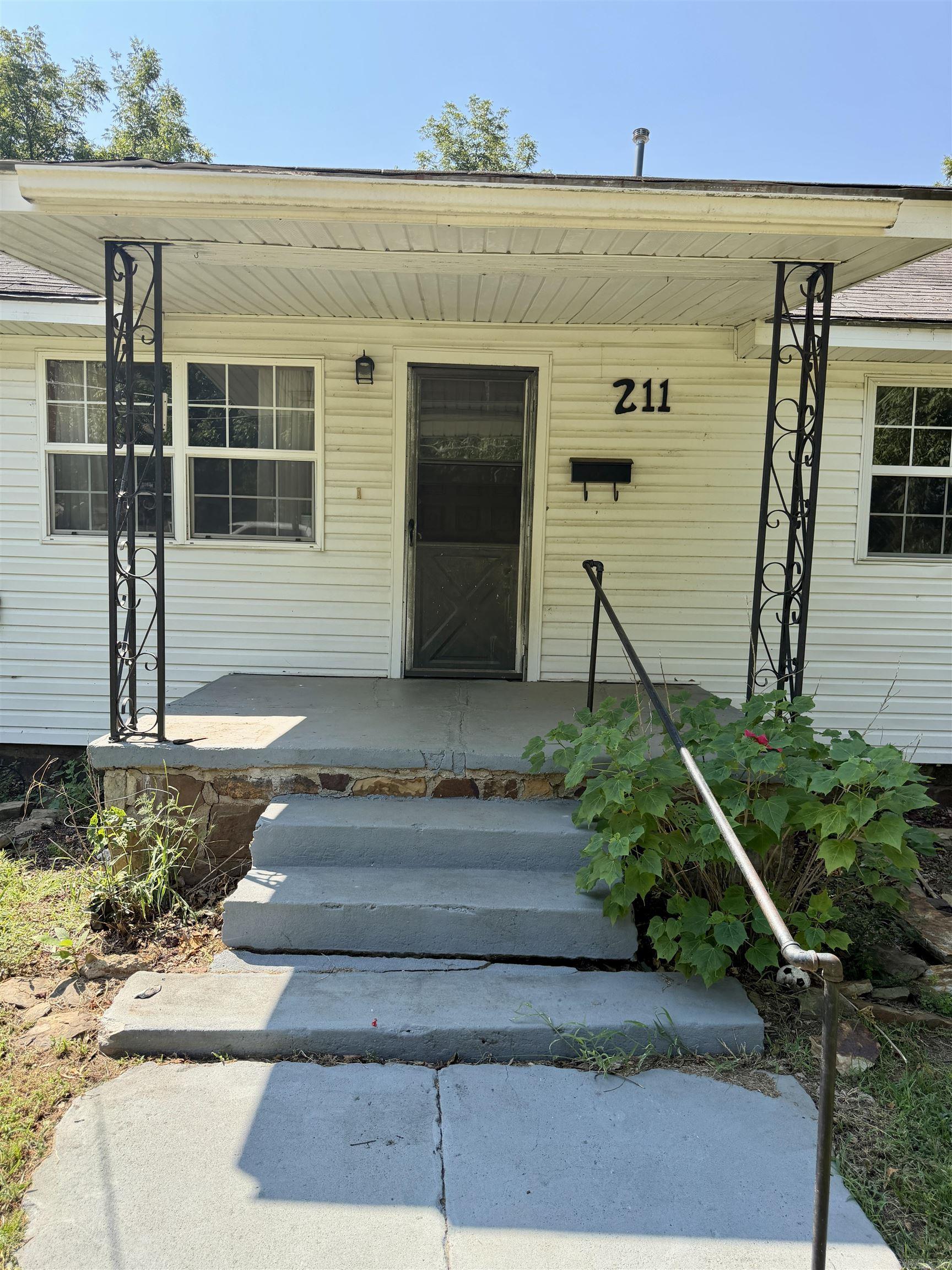 211 W Mckennon St Property Photo 21