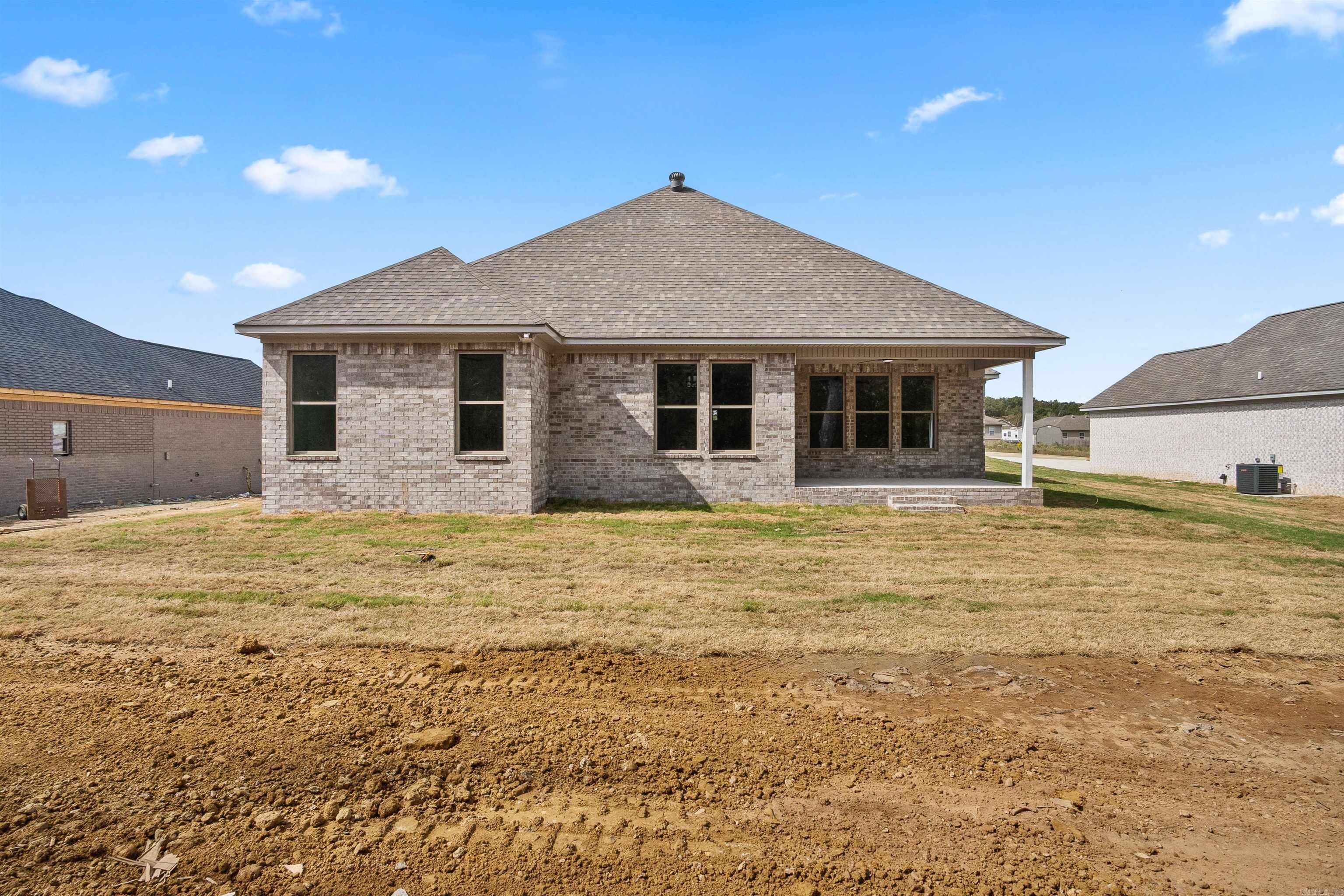 524 Madeleine Circle Property Photo 4