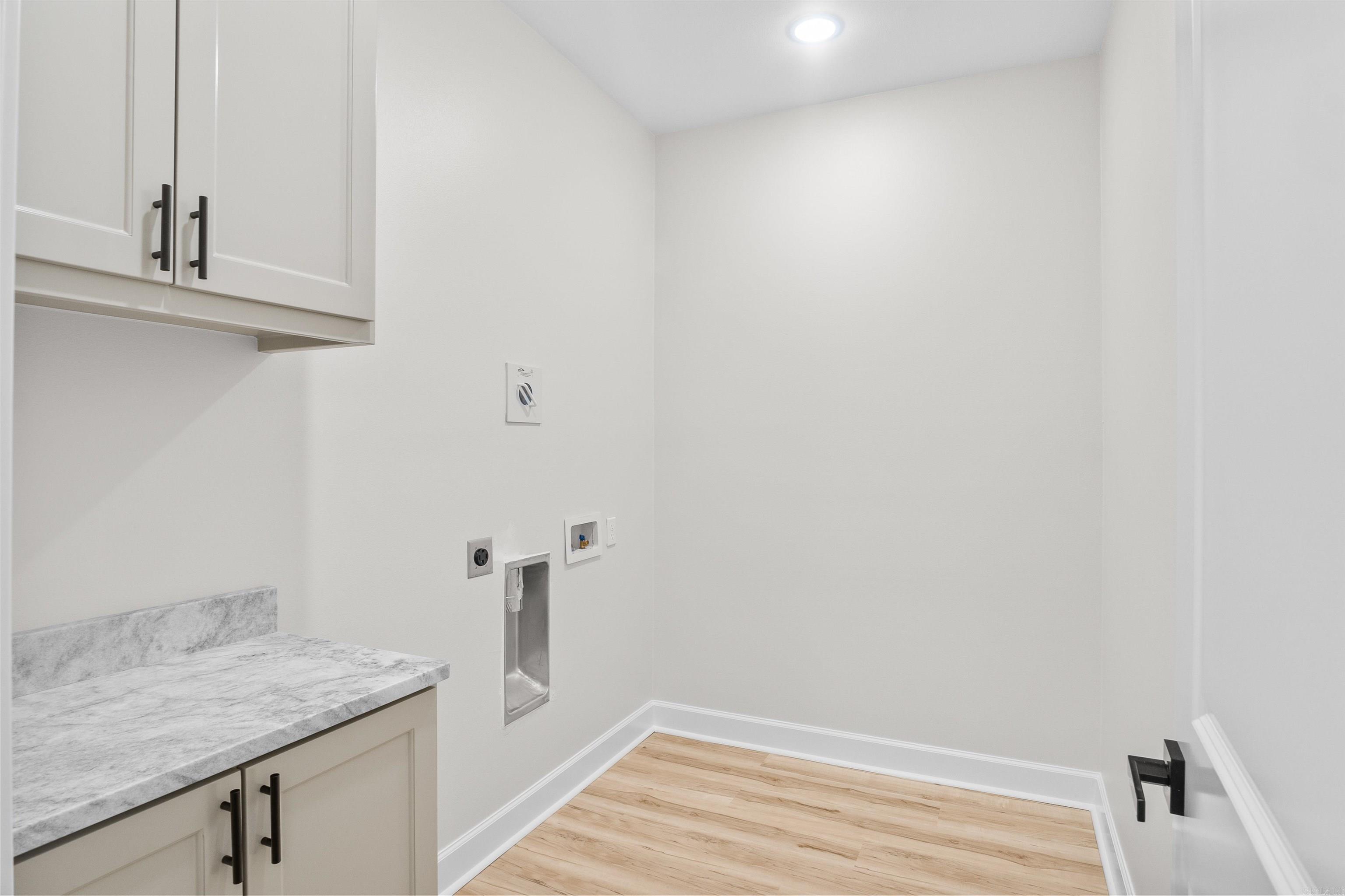 524 Madeleine Circle Property Photo 38