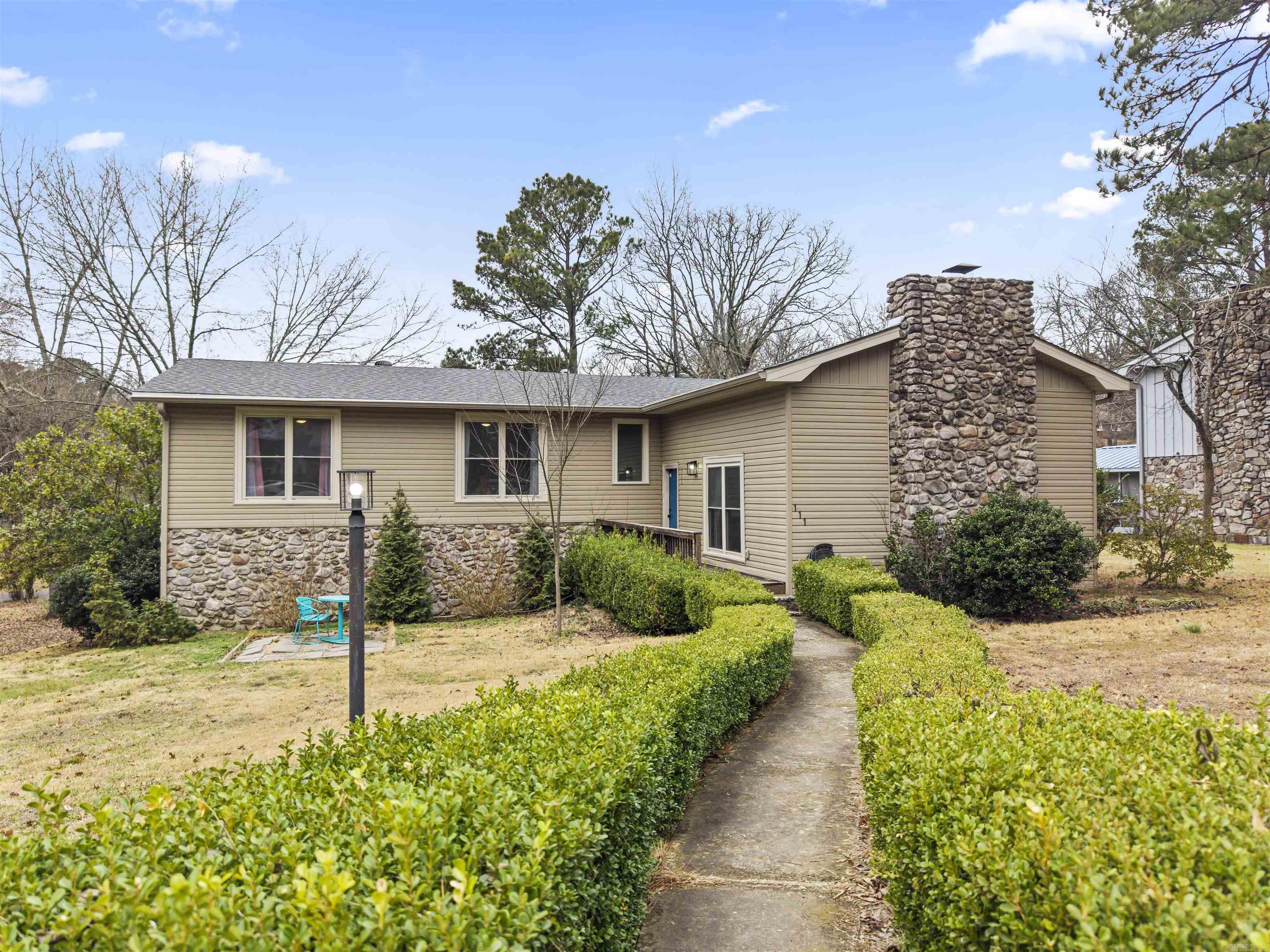 111 Hillsdale Terrace