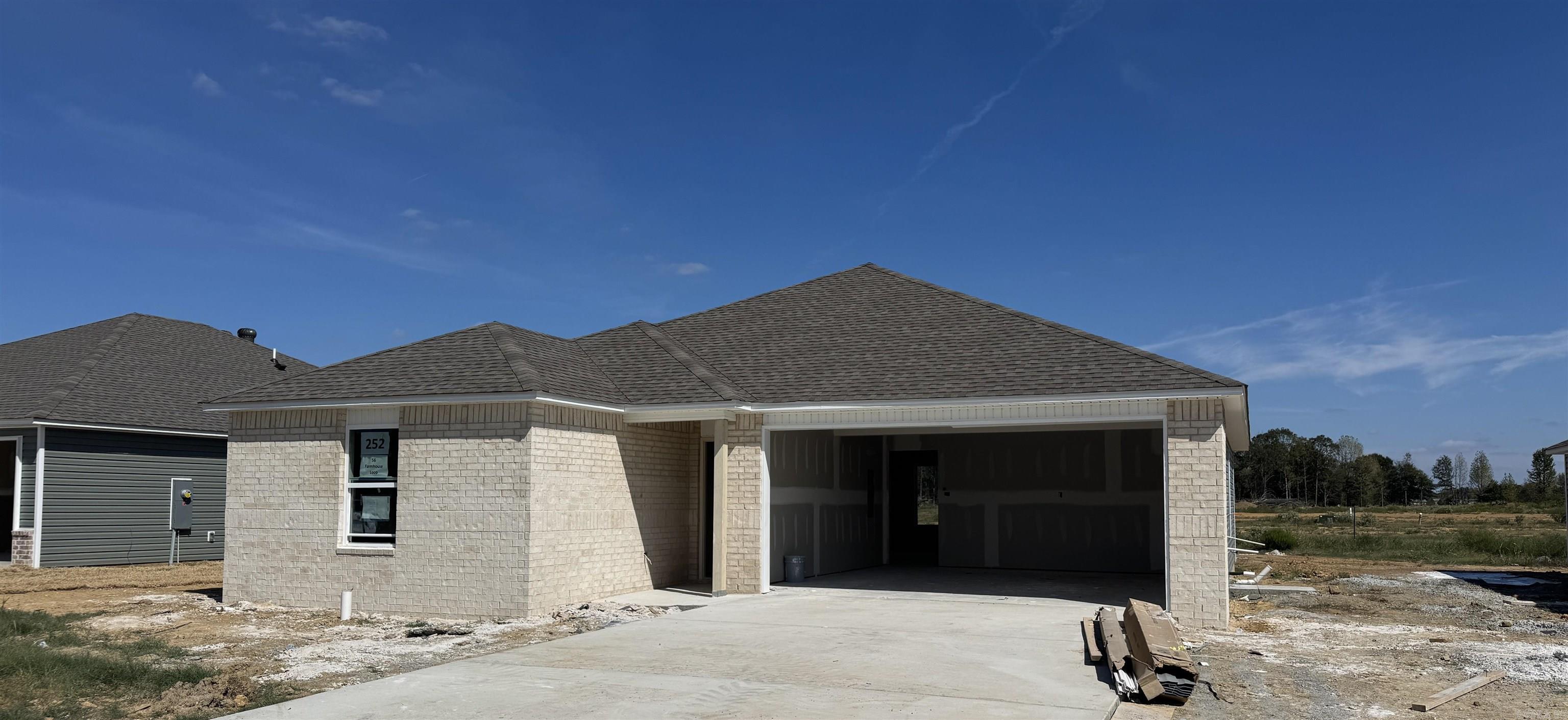 56 Farmhouse Loop Property Photo 1