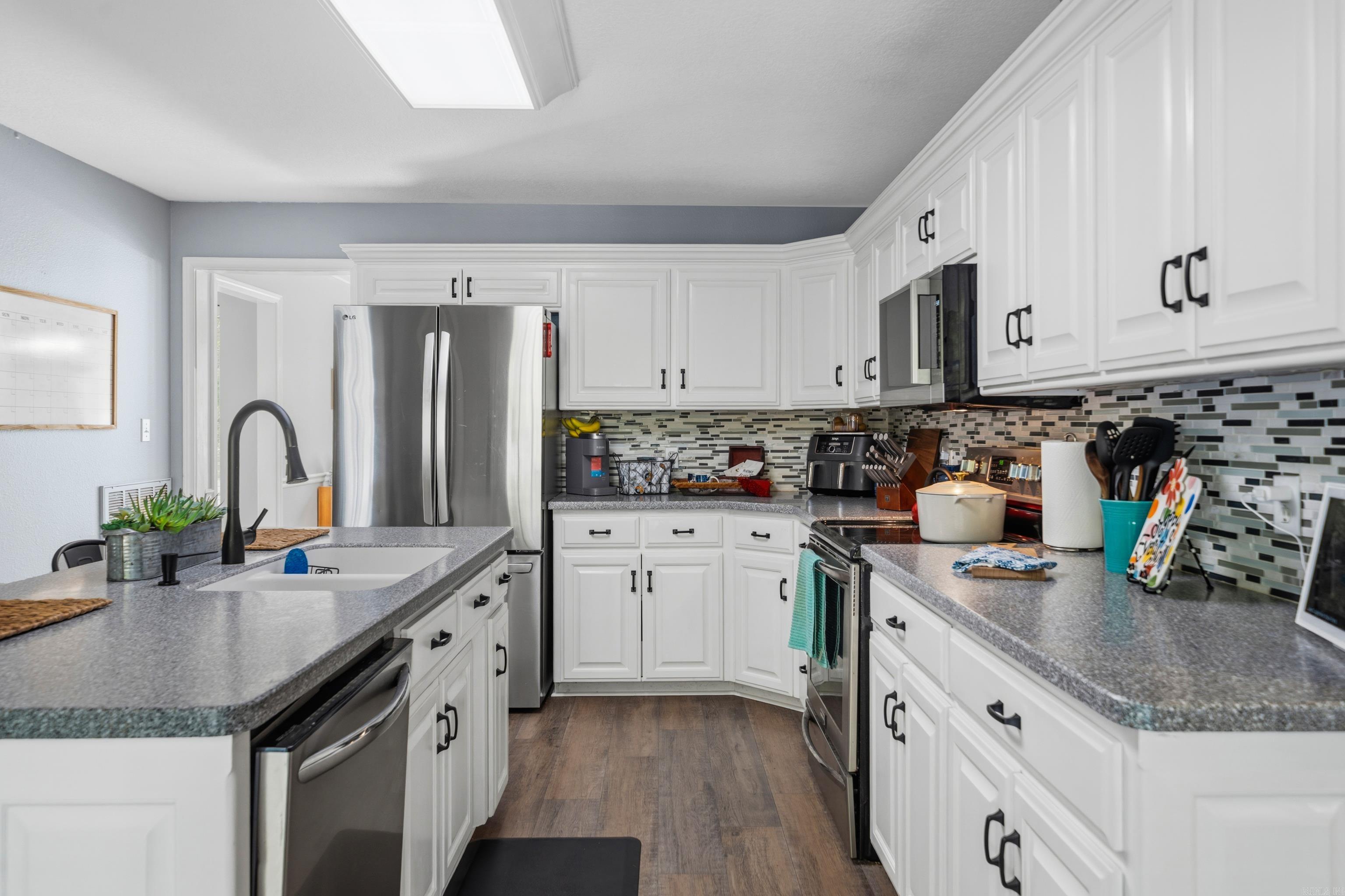 100 Stonebriar Drive Property Photo 13