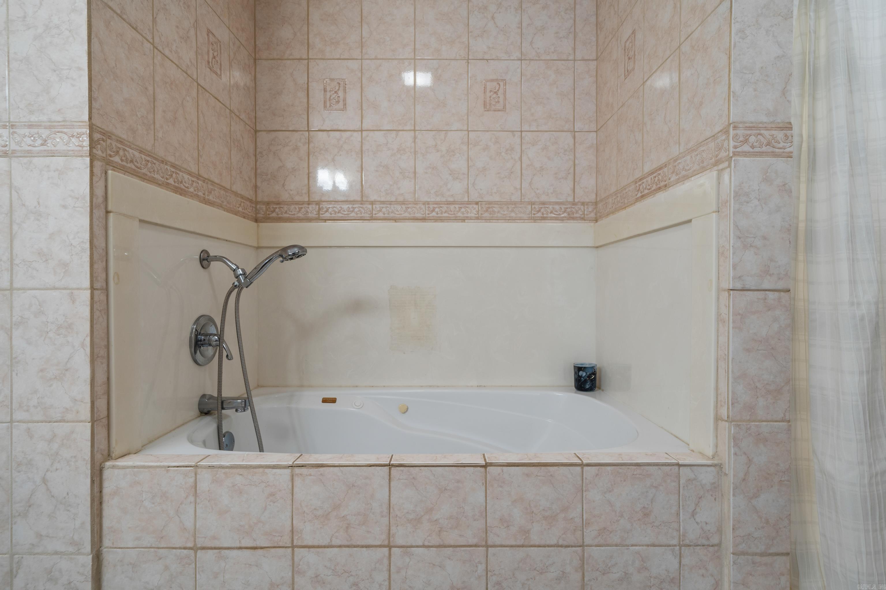 100 Stonebriar Drive Property Photo 23