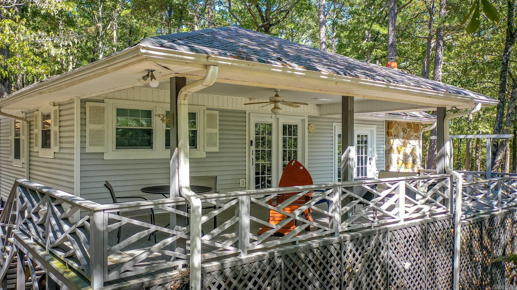106 Set Court Property Photo 3