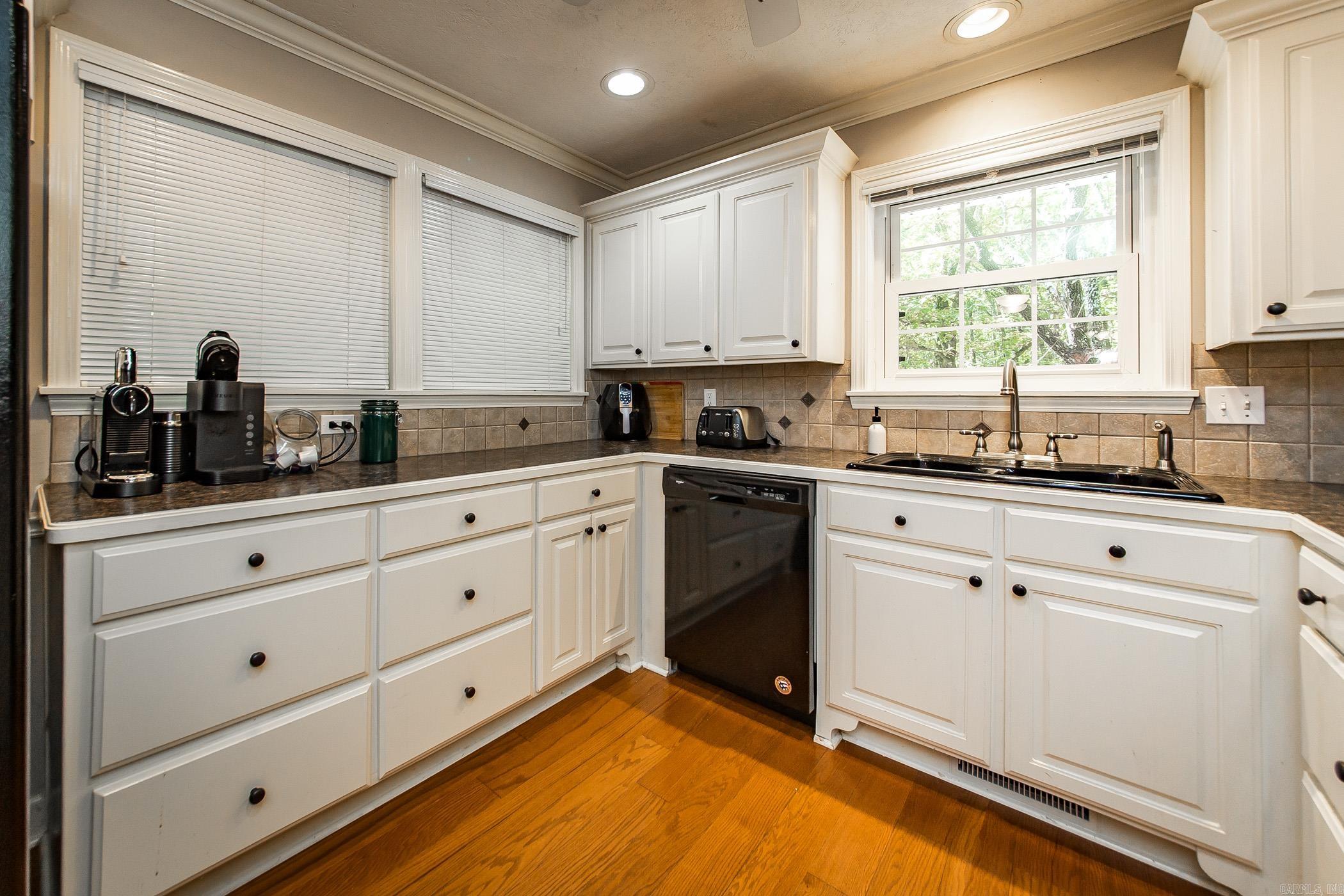 106 Set Court Property Photo 27