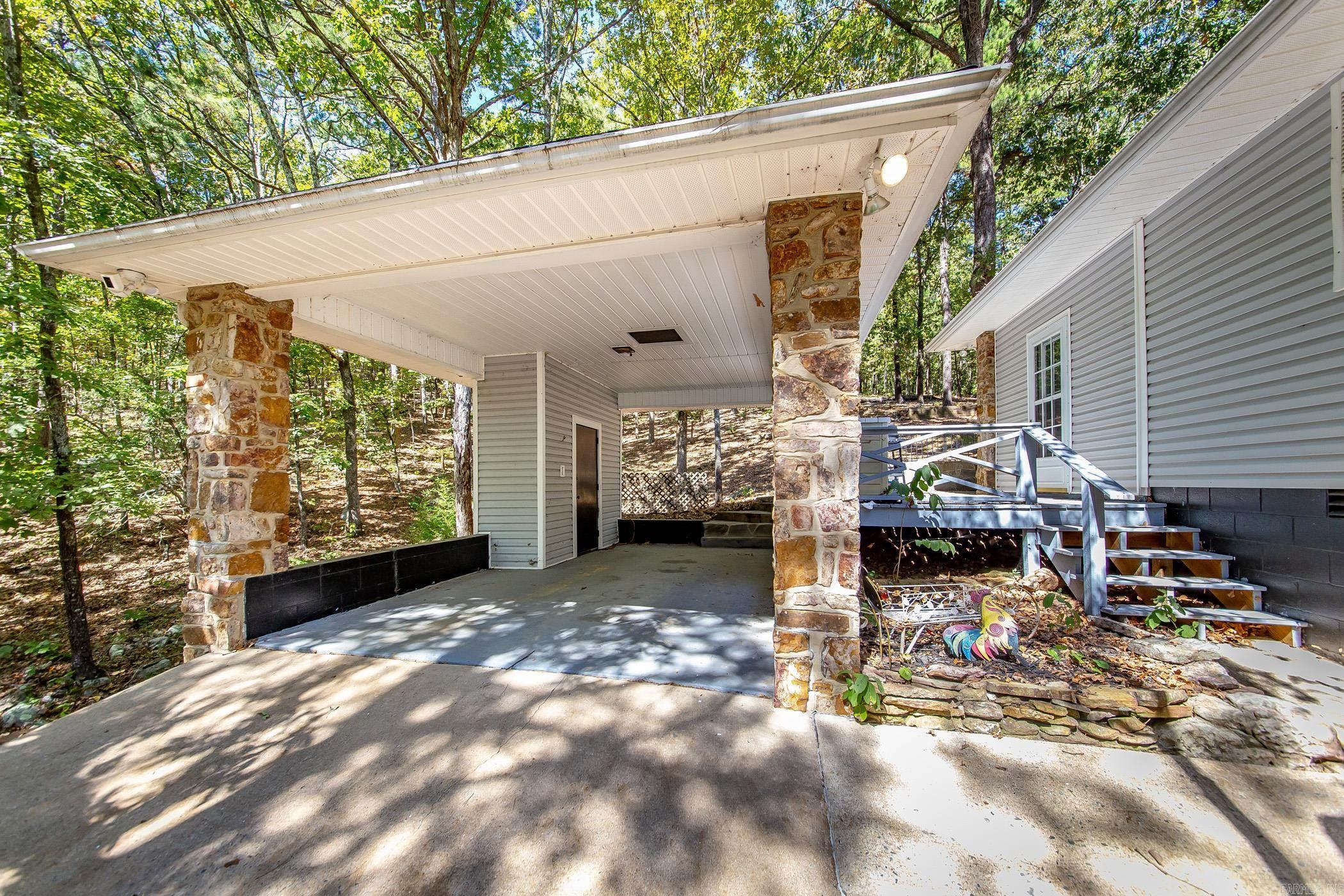 106 Set Court Property Photo 32
