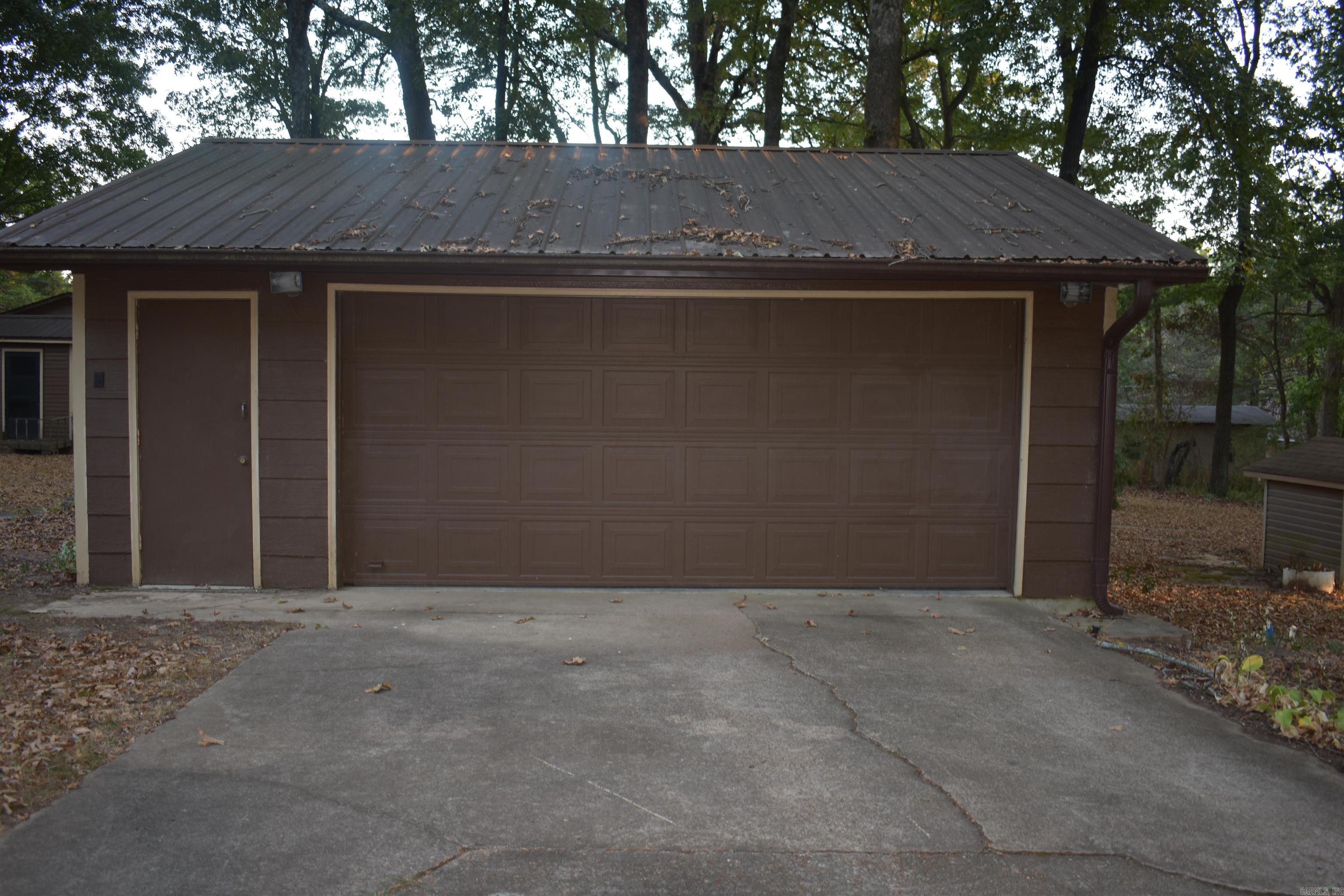 5003 Lynette Drive Property Photo 3