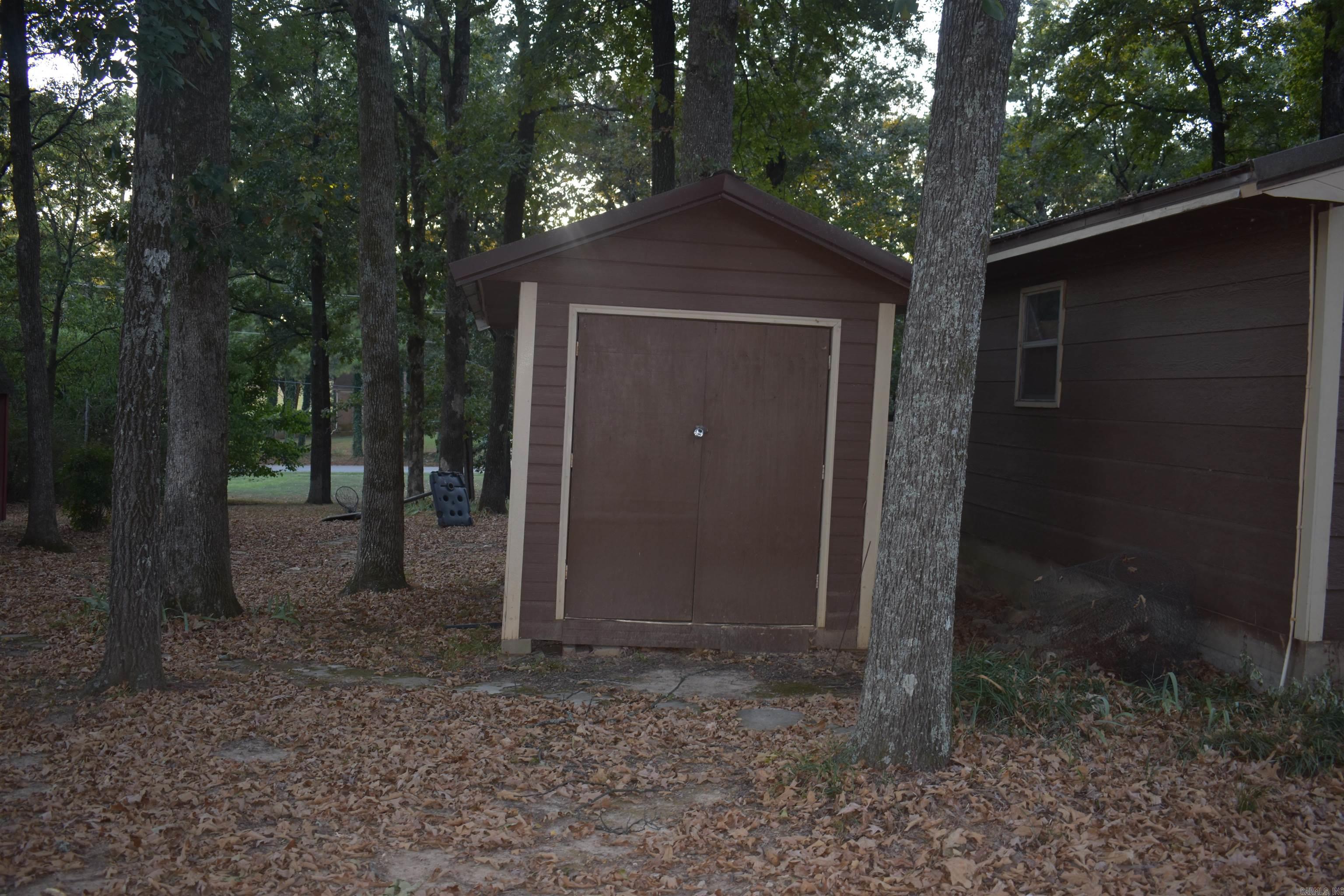 5003 Lynette Drive Property Photo 8