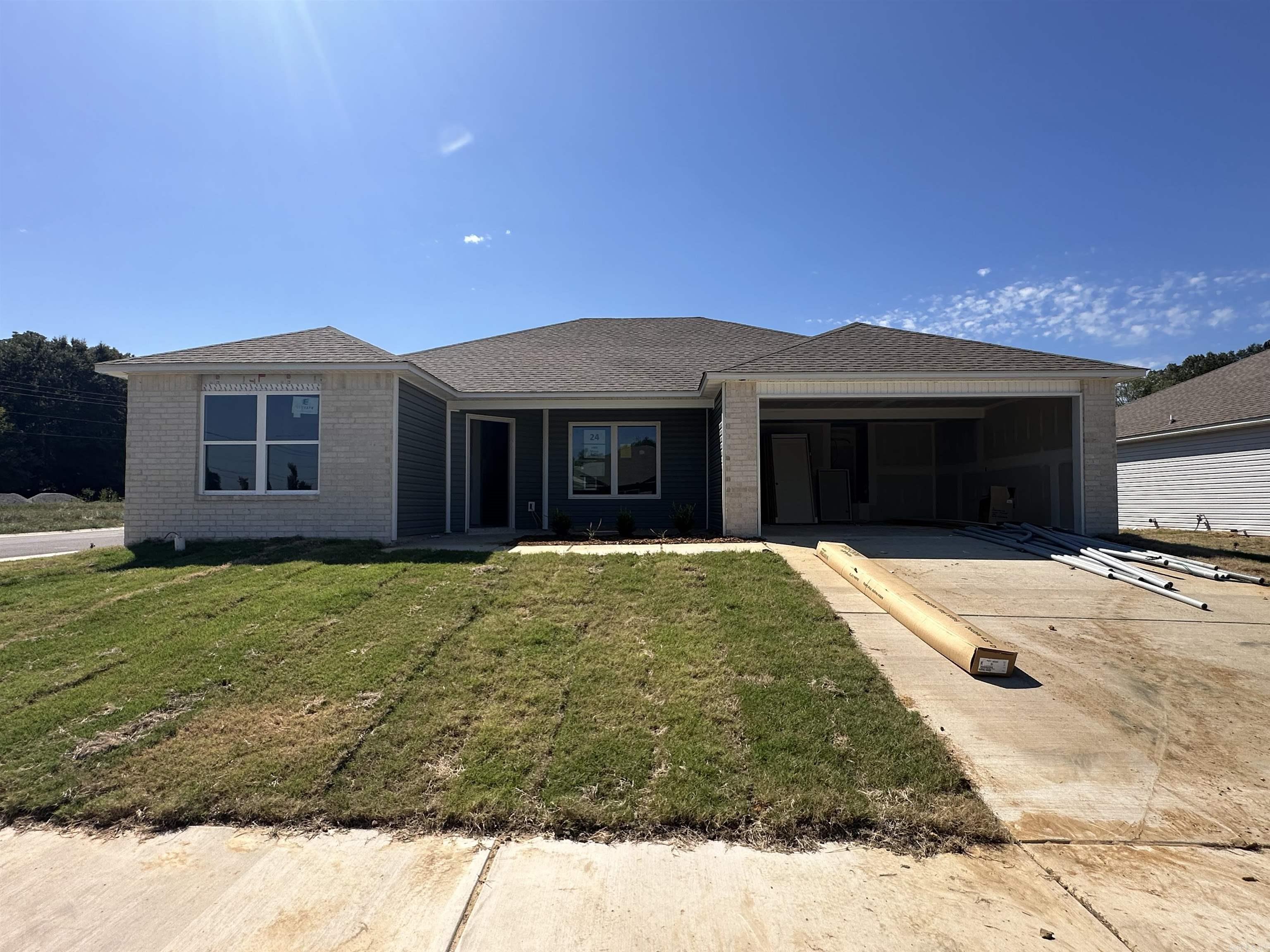 1409 Manor Court Property Photo 1
