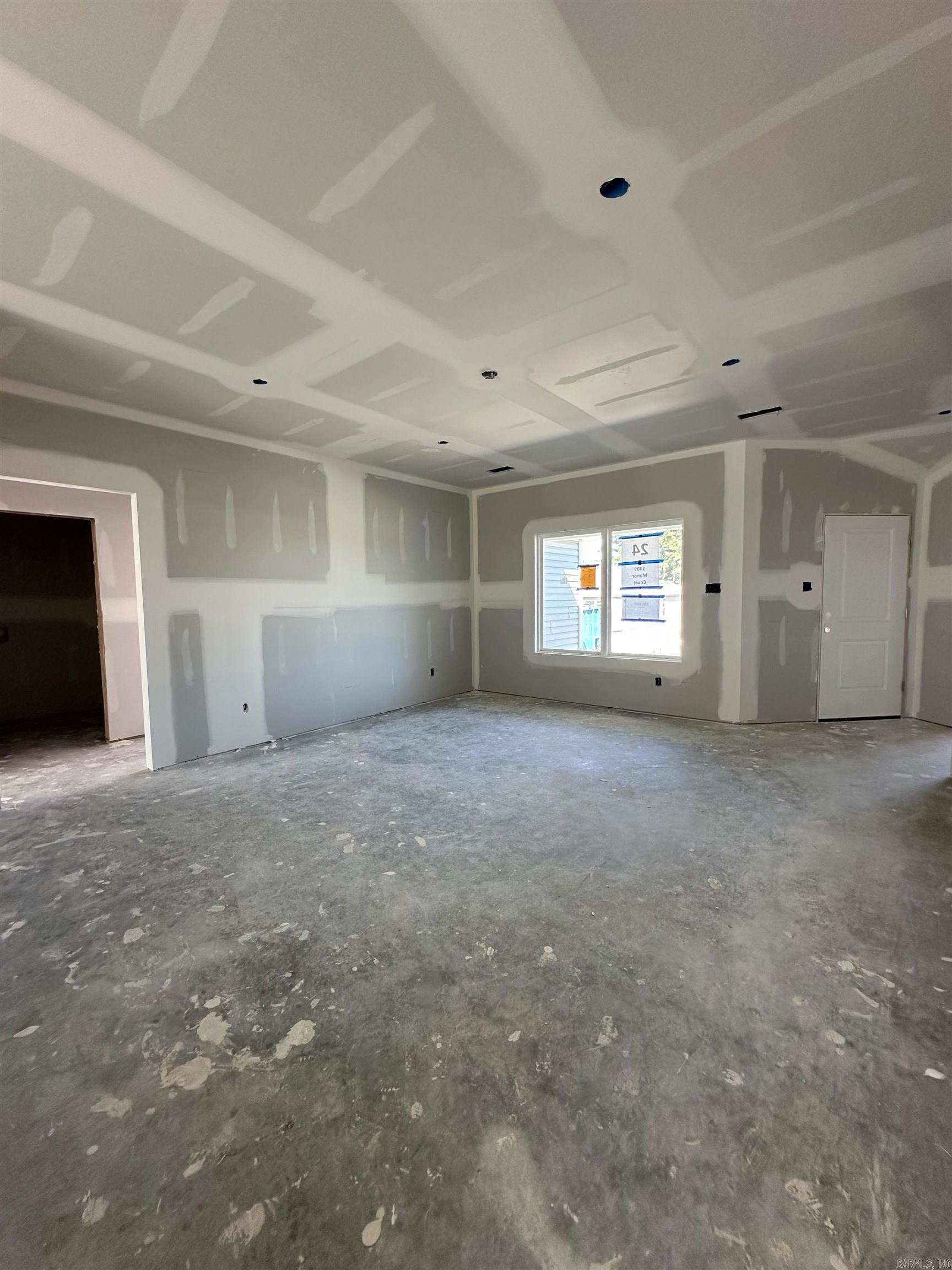 1409 Manor Court Property Photo 4
