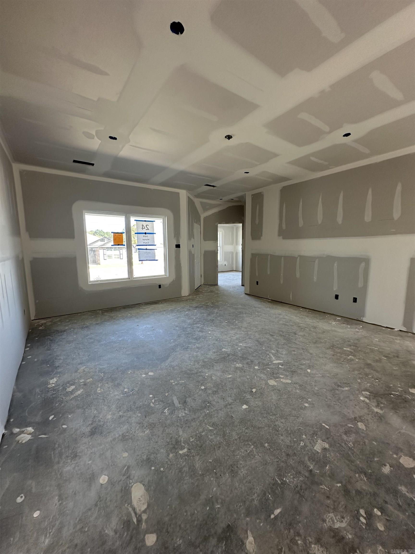 1409 Manor Court Property Photo 5