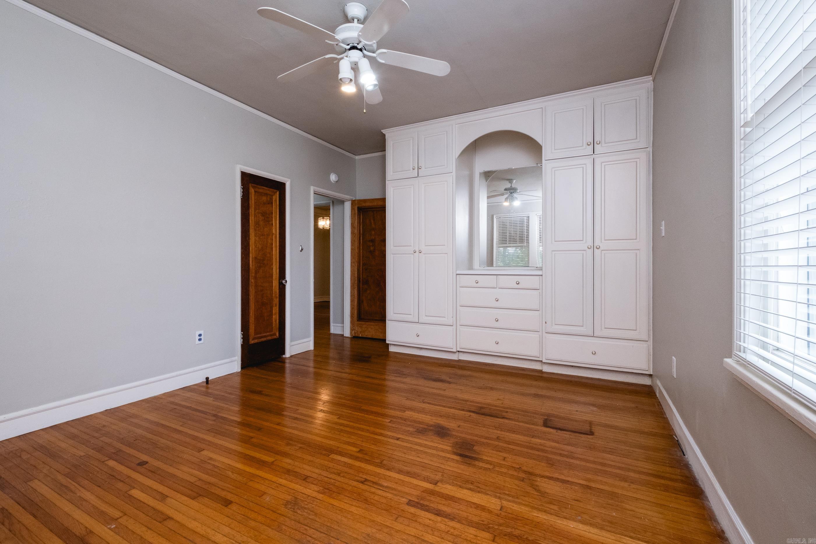 304 Thayer St Property Photo 26