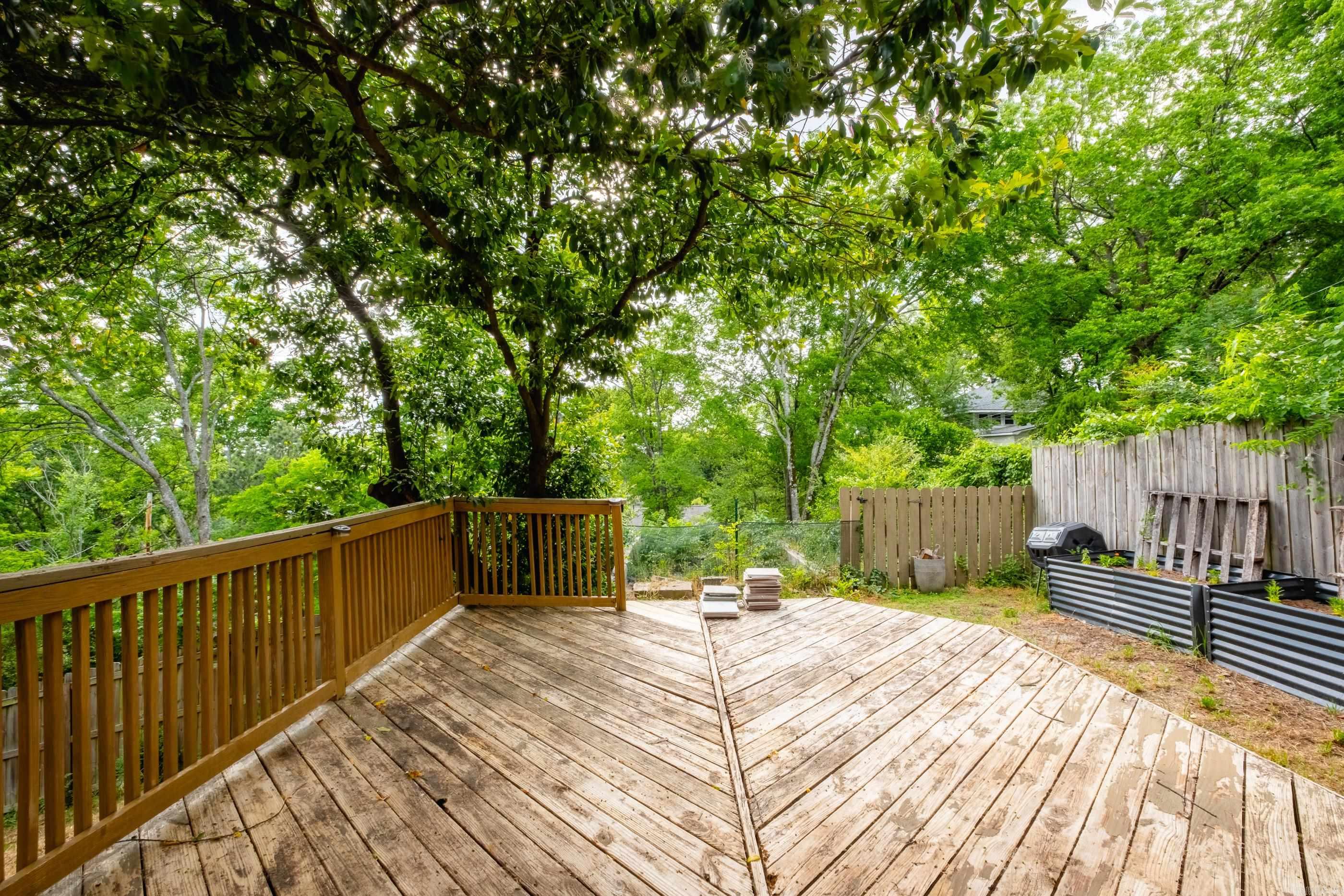 304 Thayer St Property Photo 36
