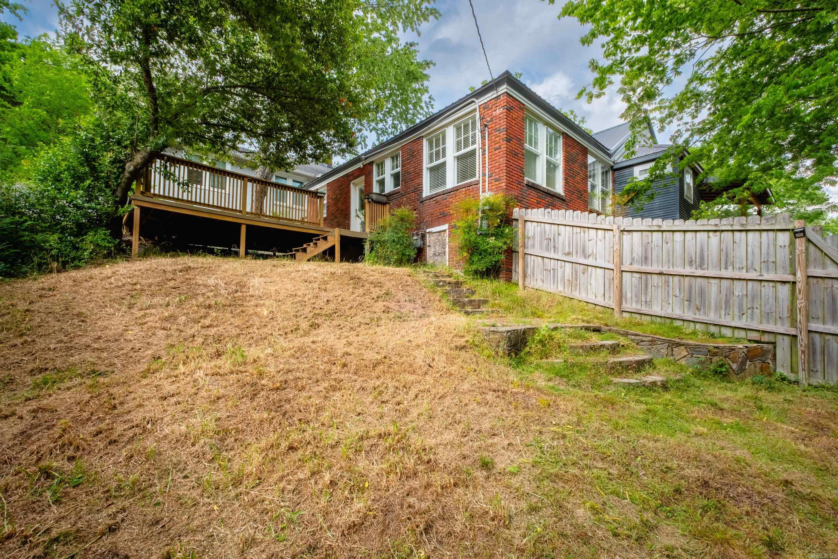 304 Thayer St Property Photo 38