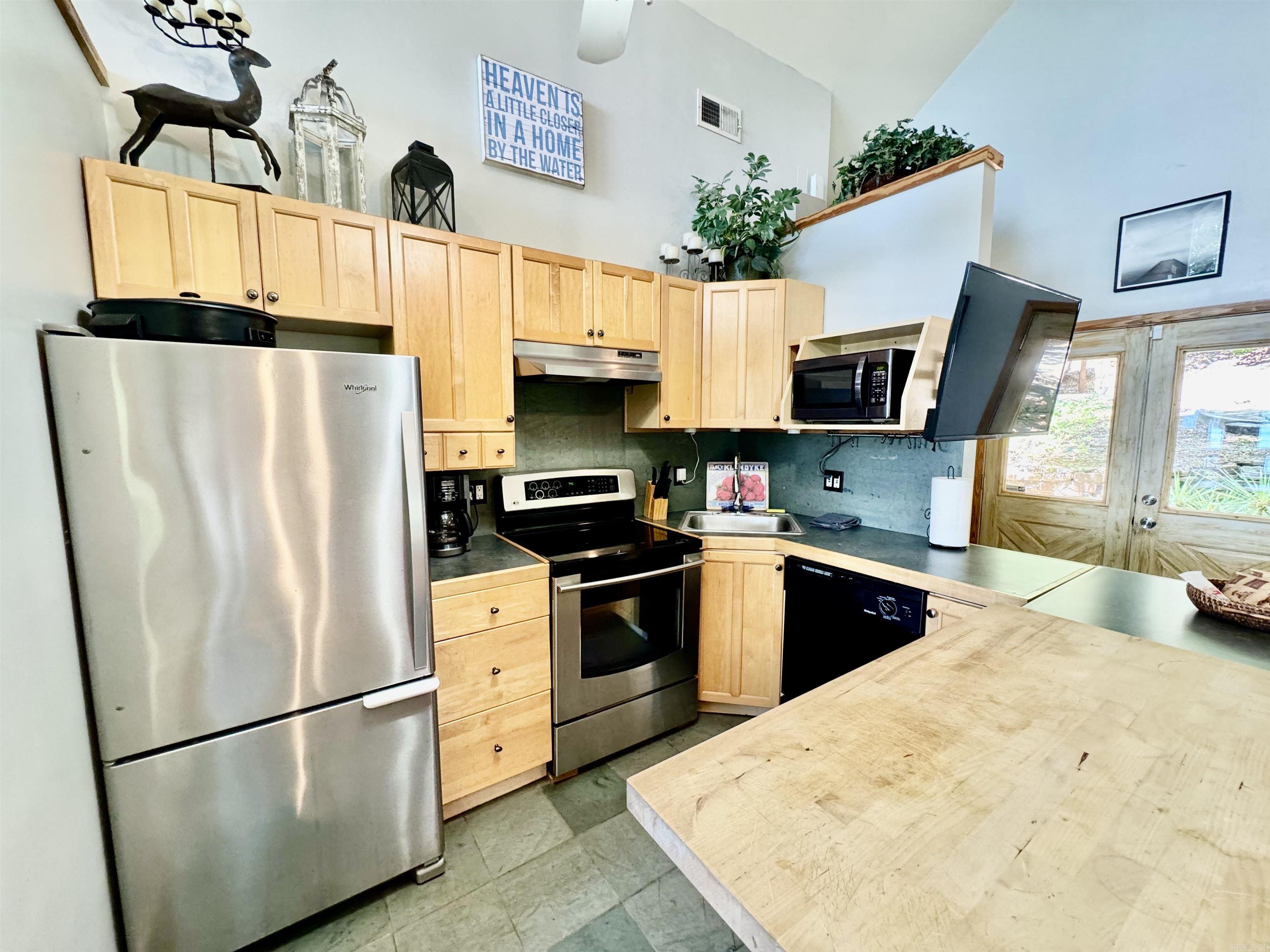 24 Roberts Road Property Photo 8