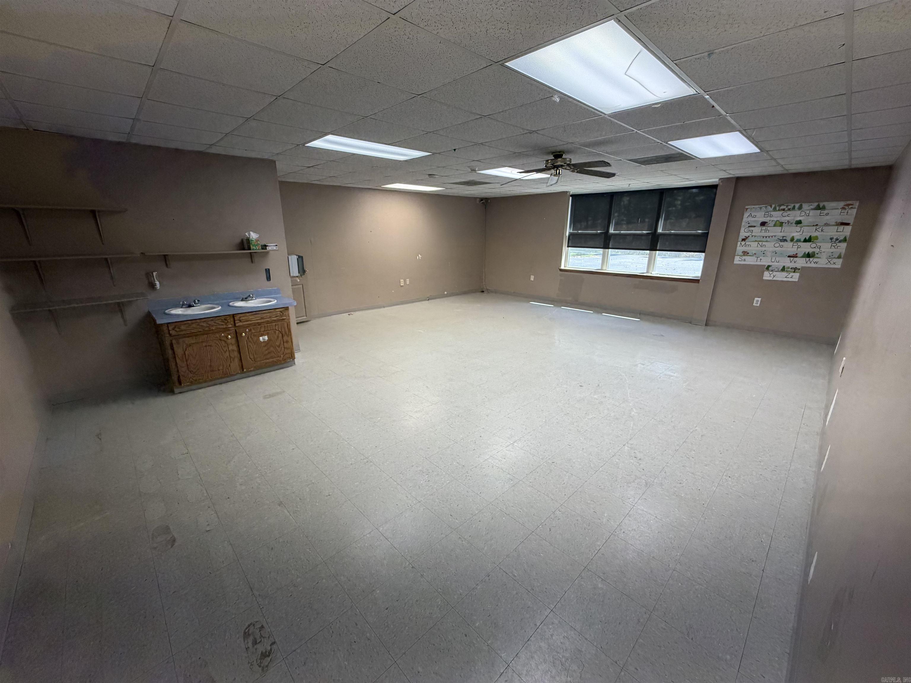 2927 E Justice Property Photo 3