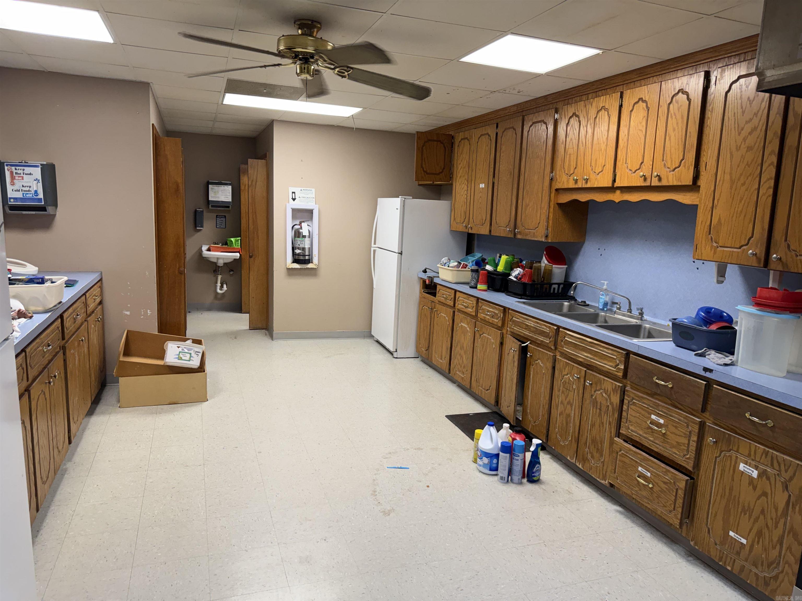 2927 E Justice Property Photo 4