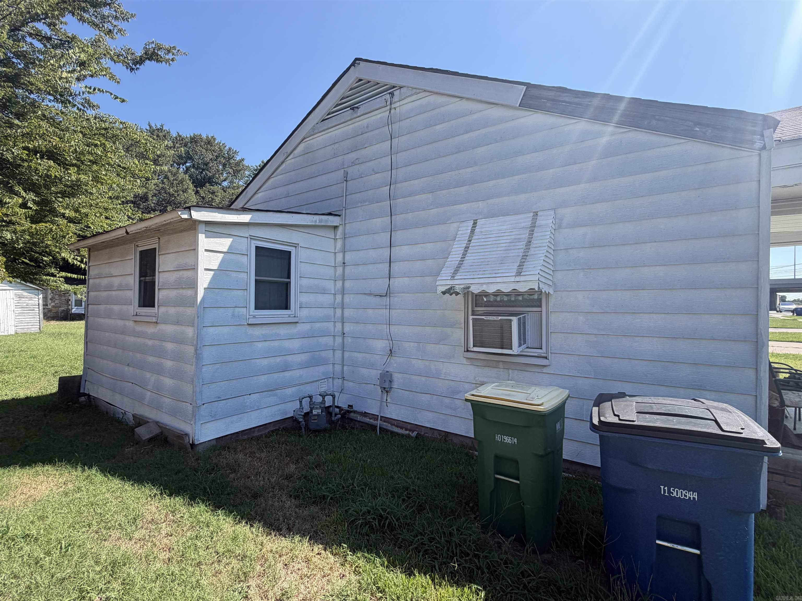 403 E 19th Street Property Photo 2