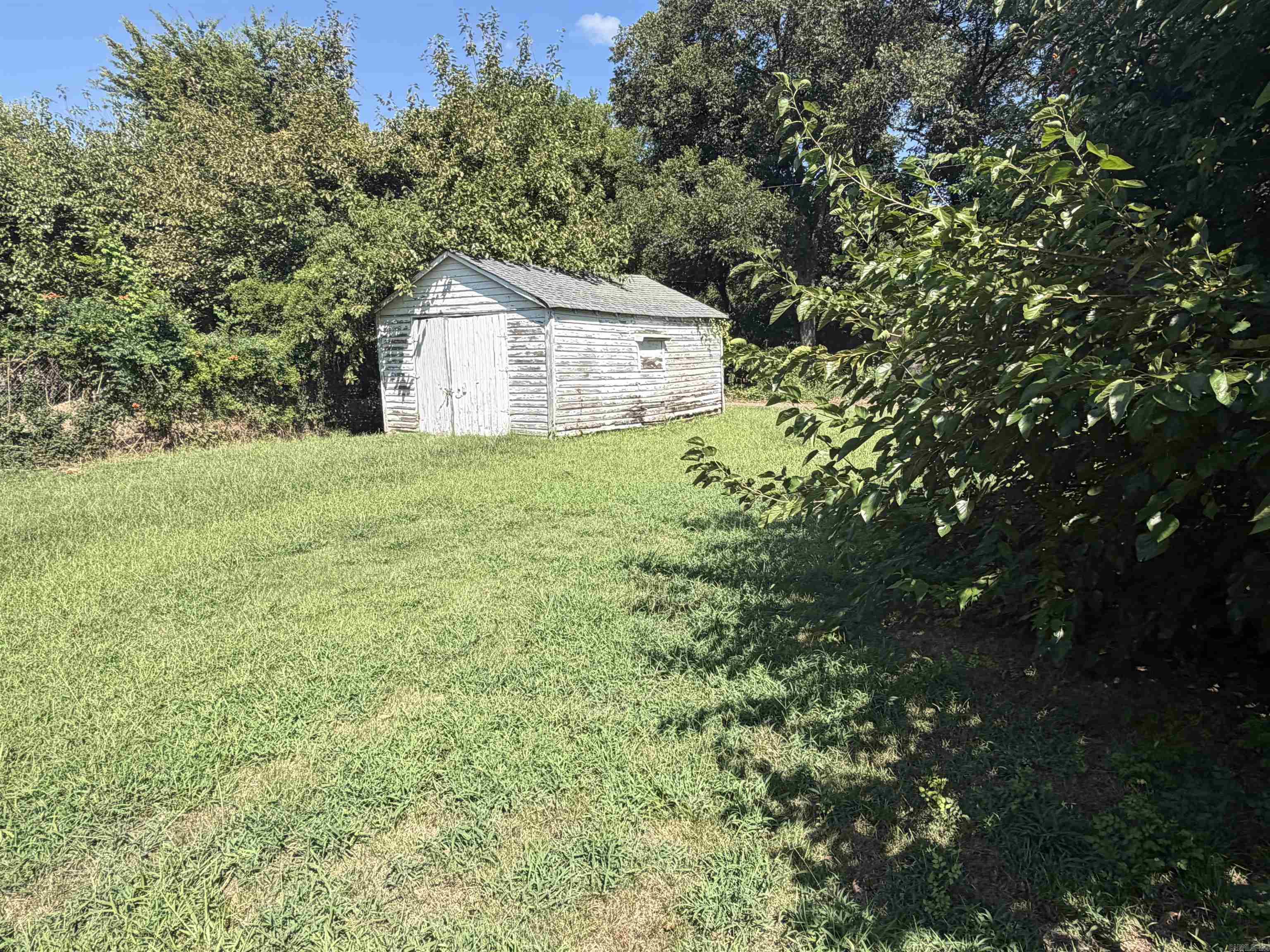 403 E 19th Street Property Photo 5