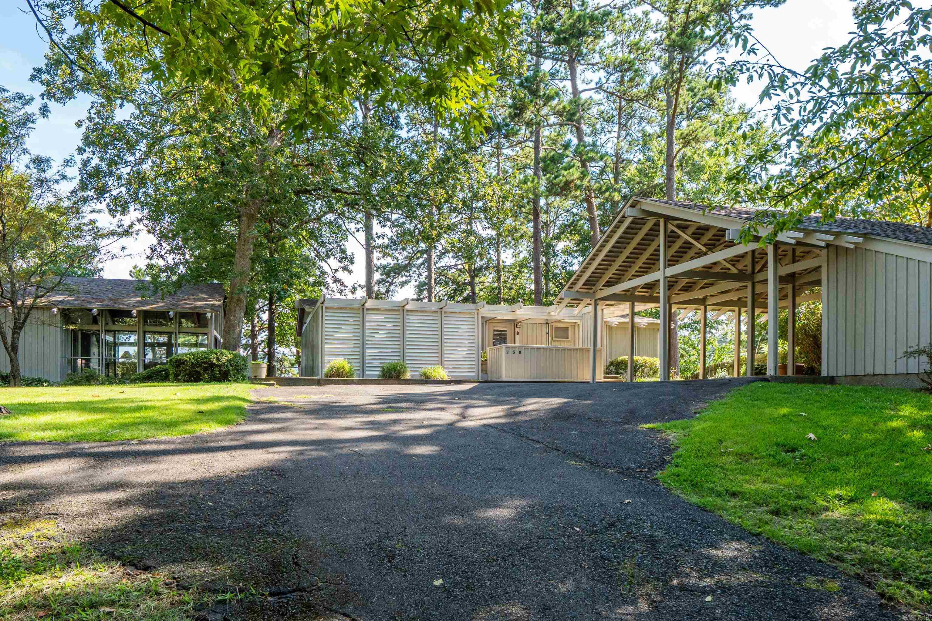 230 Southshore Drive Property Photo 4