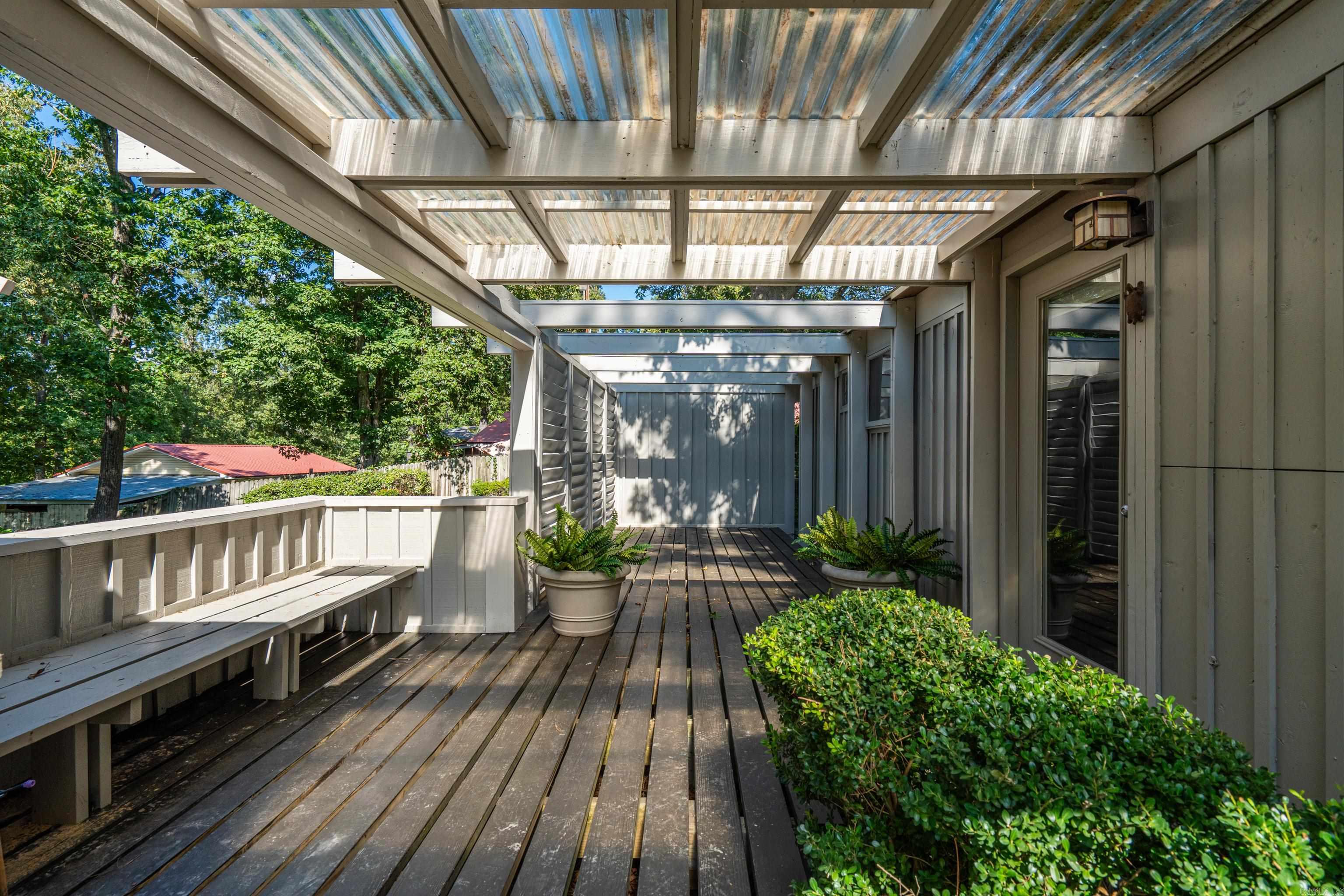 230 Southshore Drive Property Photo 5