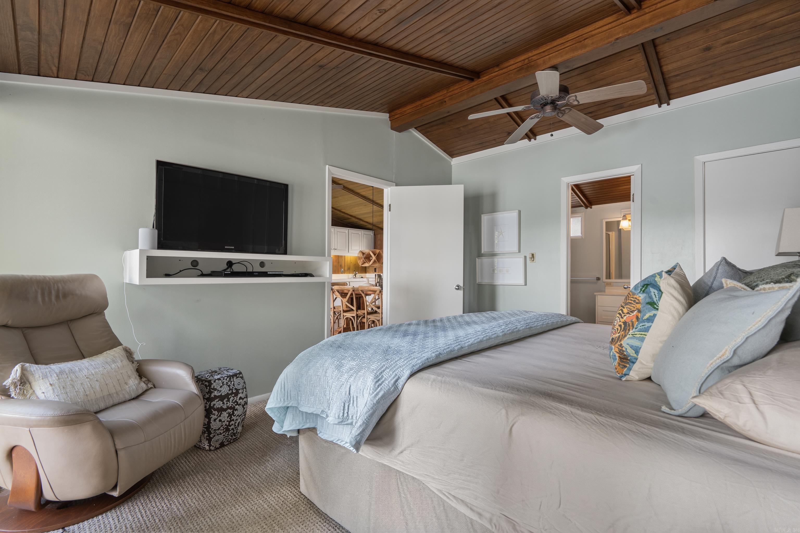 230 Southshore Drive Property Photo 16
