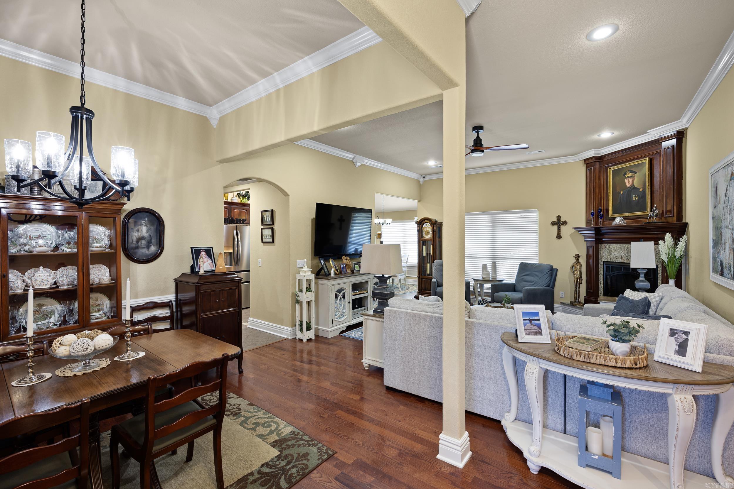 10092 Laura St Property Photo 2